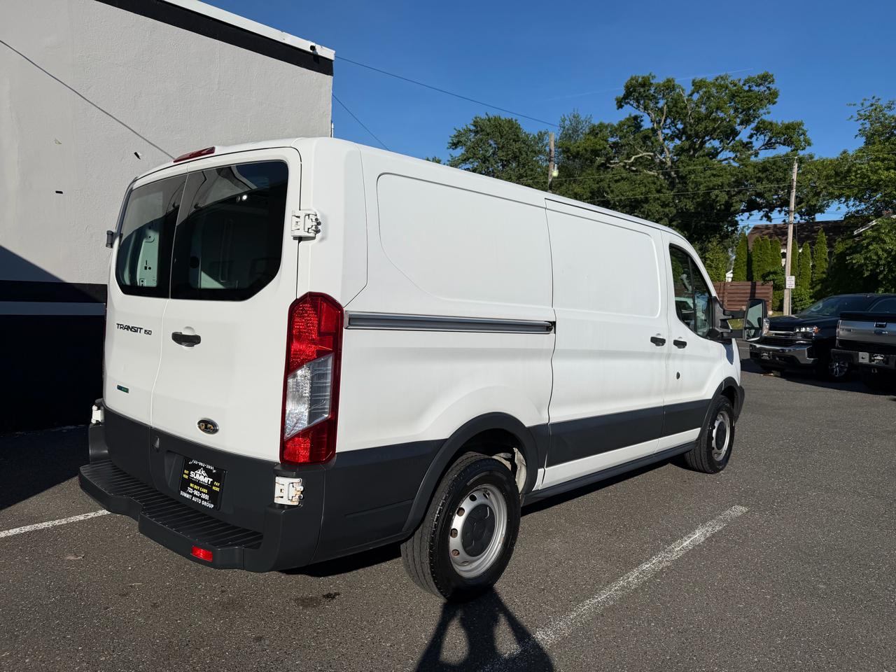 Ford Transit 150 Van Low Roof w/Sliding Pass. 130-in. WB 2015