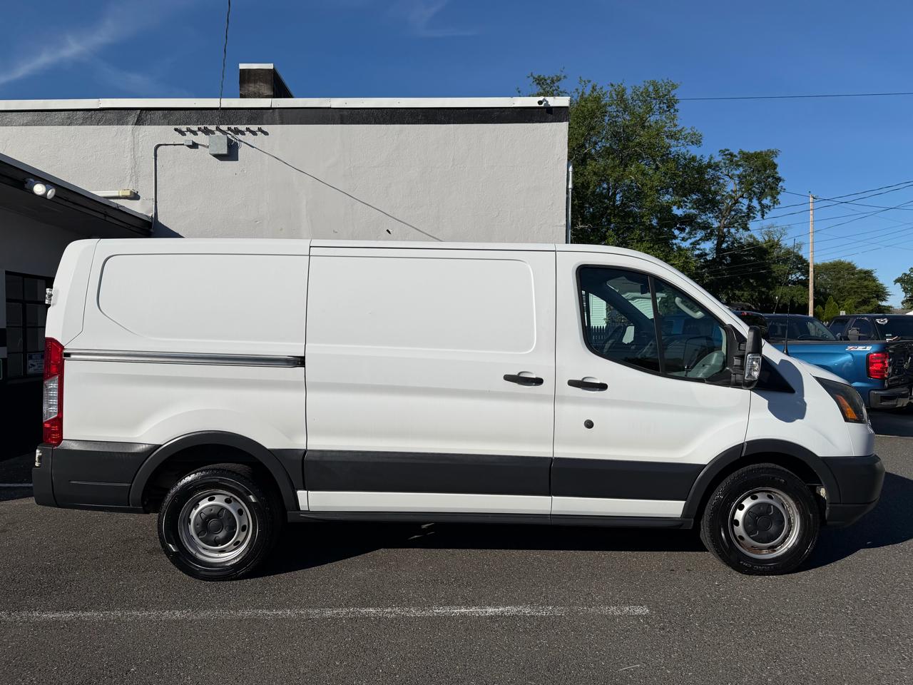 Ford Transit 150 Van Low Roof w/Sliding Pass. 130-in. WB 2015