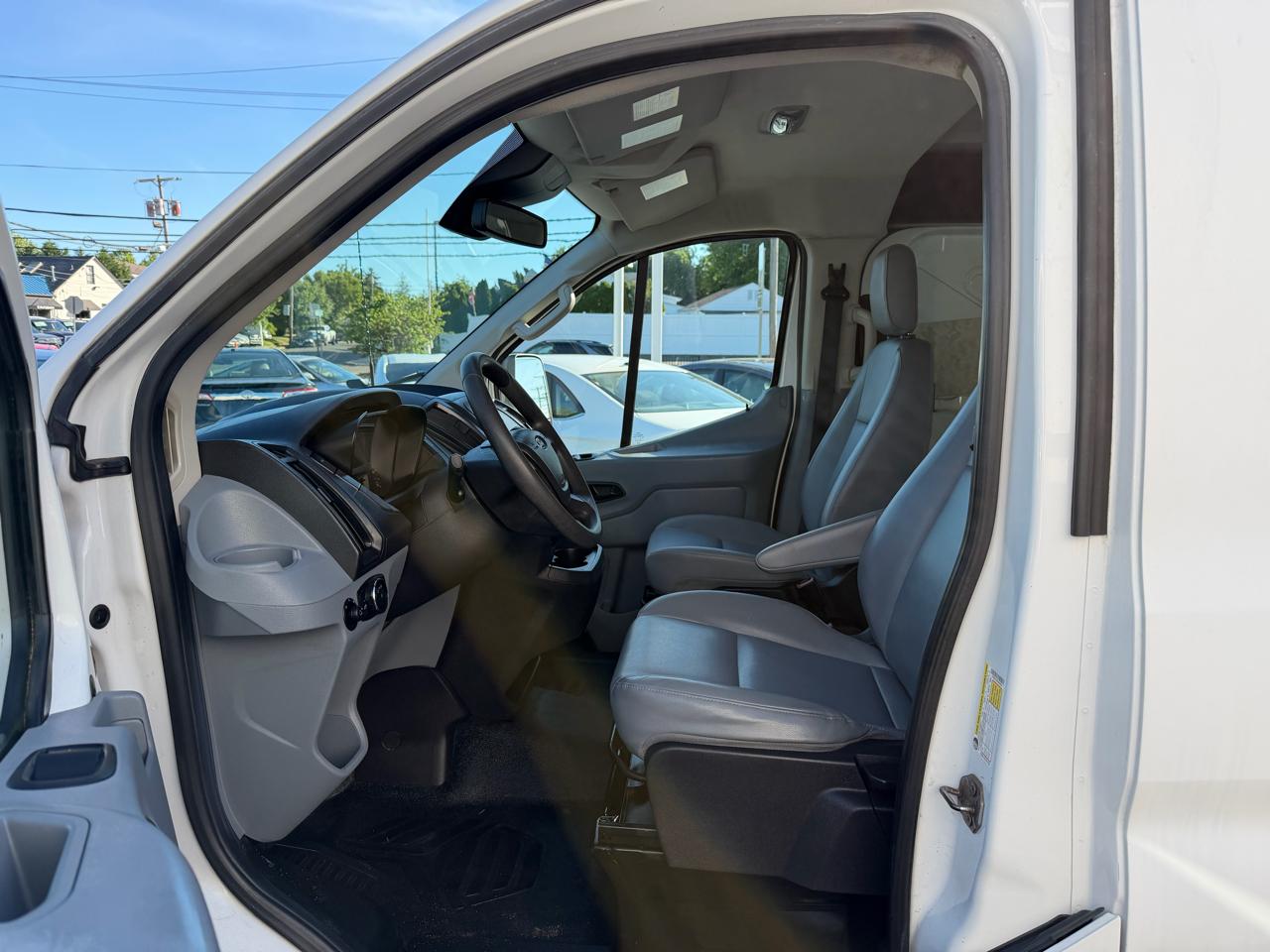 Ford Transit 150 Van Low Roof w/Sliding Pass. 130-in. WB 2015