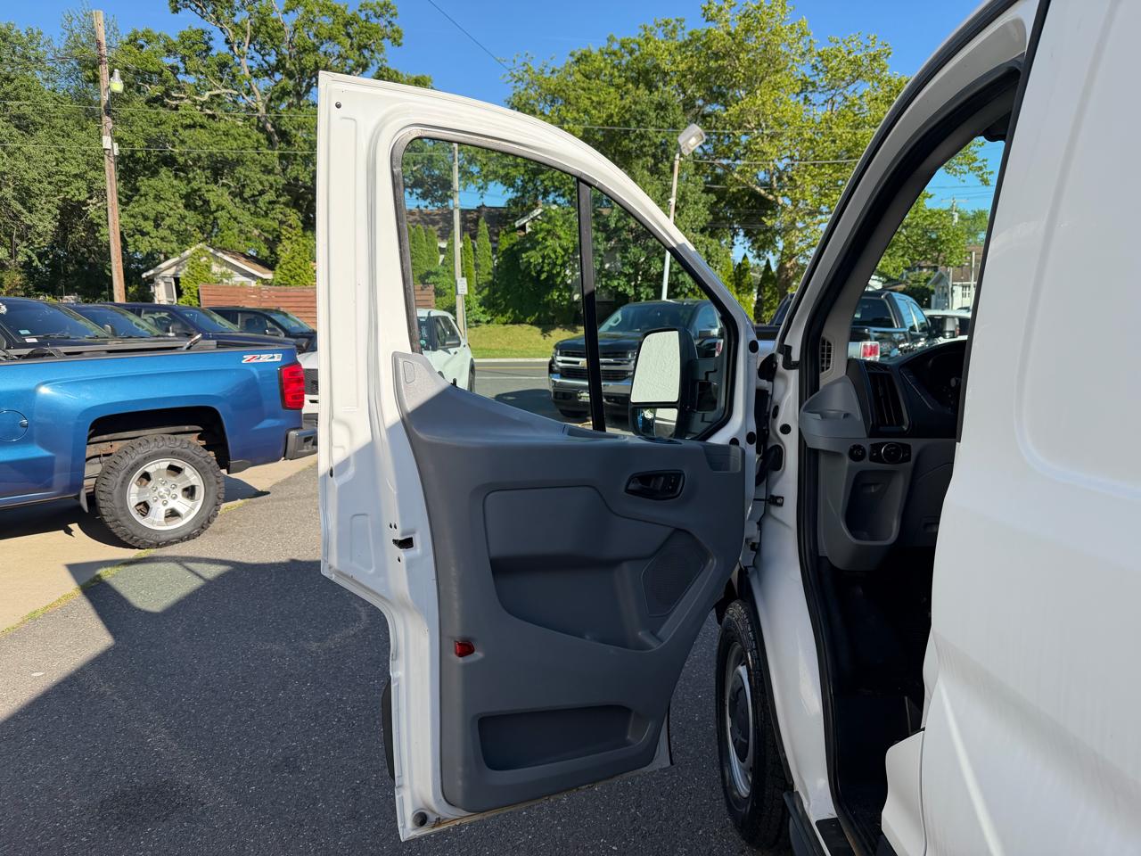 Ford Transit 150 Van Low Roof w/Sliding Pass. 130-in. WB 2015