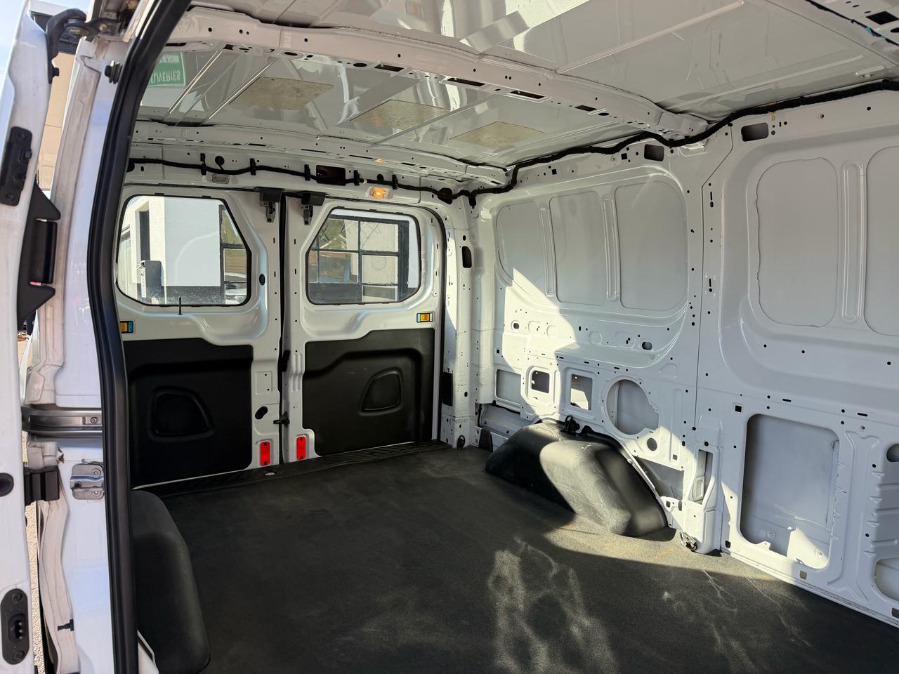 Ford Transit 150 Van Low Roof w/Sliding Pass. 130-in. WB 2015