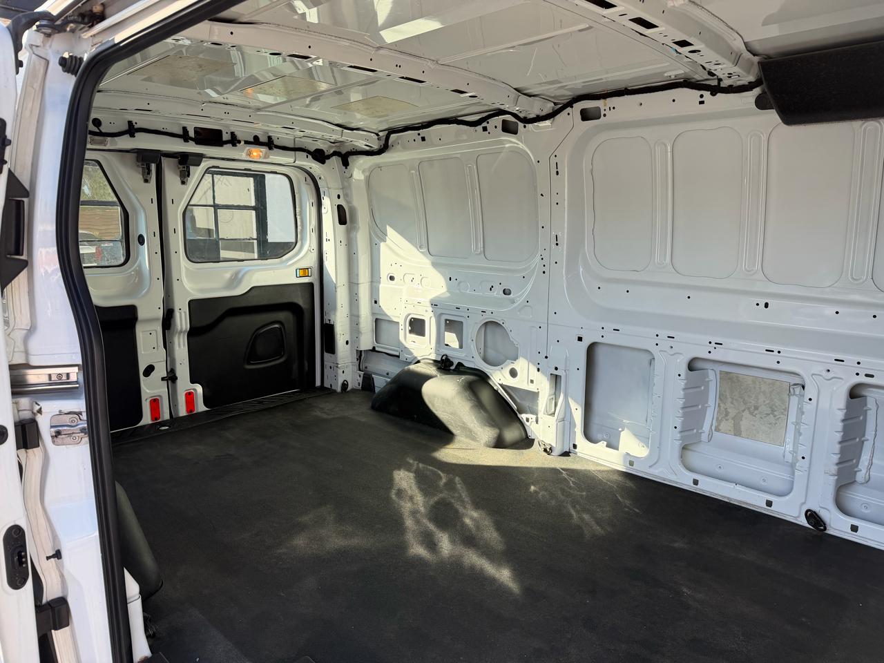 Ford Transit 150 Van Low Roof w/Sliding Pass. 130-in. WB 2015