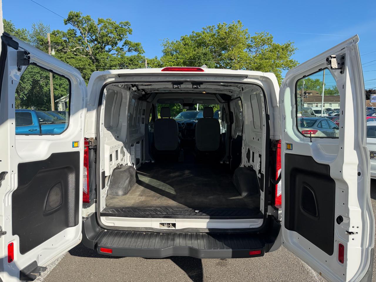 Ford Transit 150 Van Low Roof w/Sliding Pass. 130-in. WB 2015