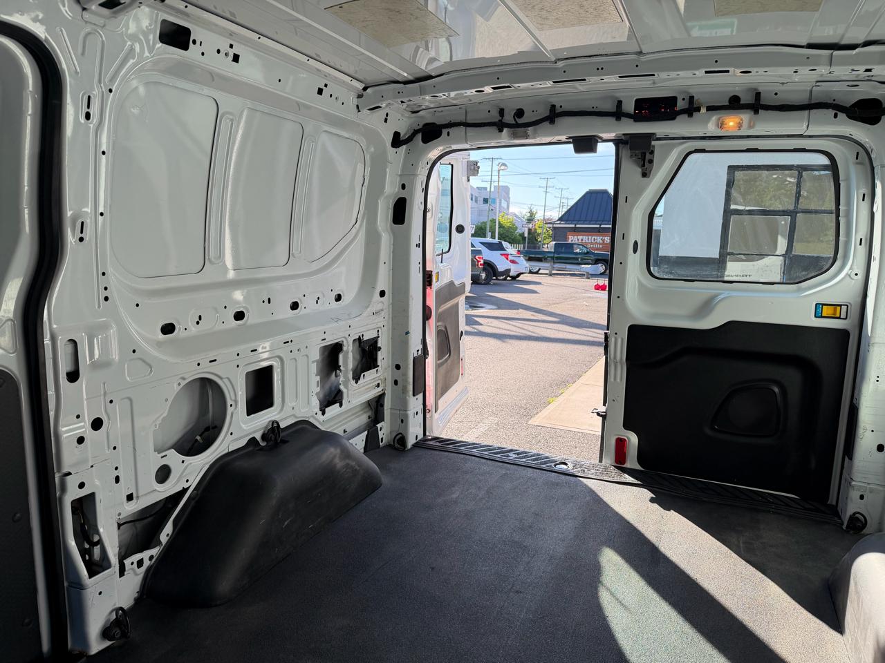Ford Transit 150 Van Low Roof w/Sliding Pass. 130-in. WB 2015