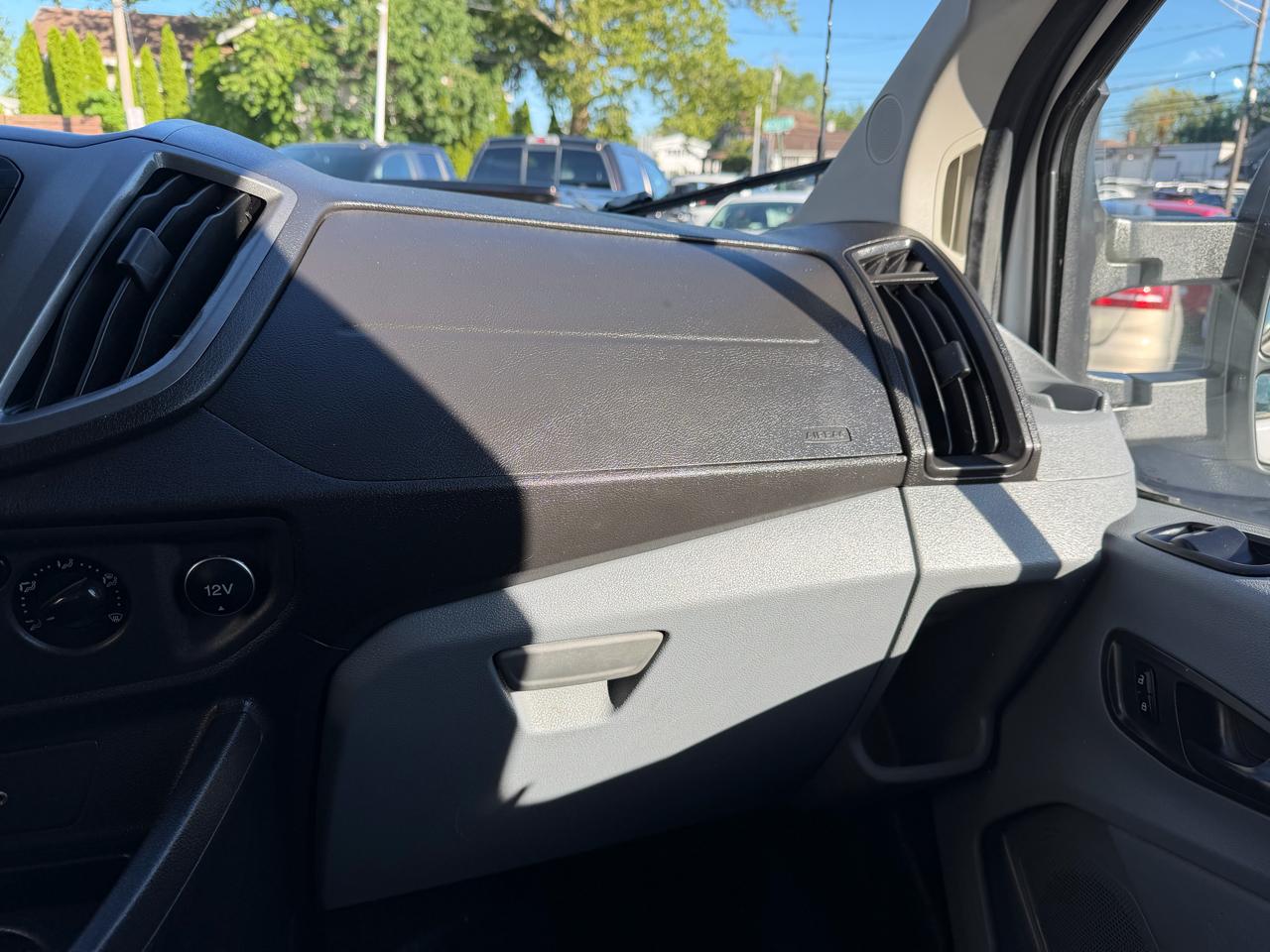 Ford Transit 150 Van Low Roof w/Sliding Pass. 130-in. WB 2015