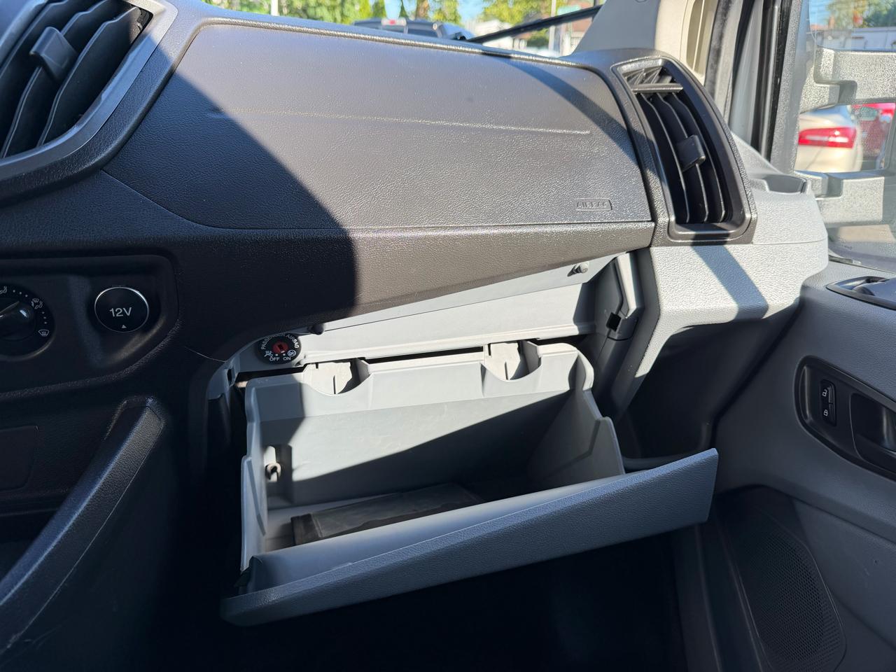 Ford Transit 150 Van Low Roof w/Sliding Pass. 130-in. WB 2015