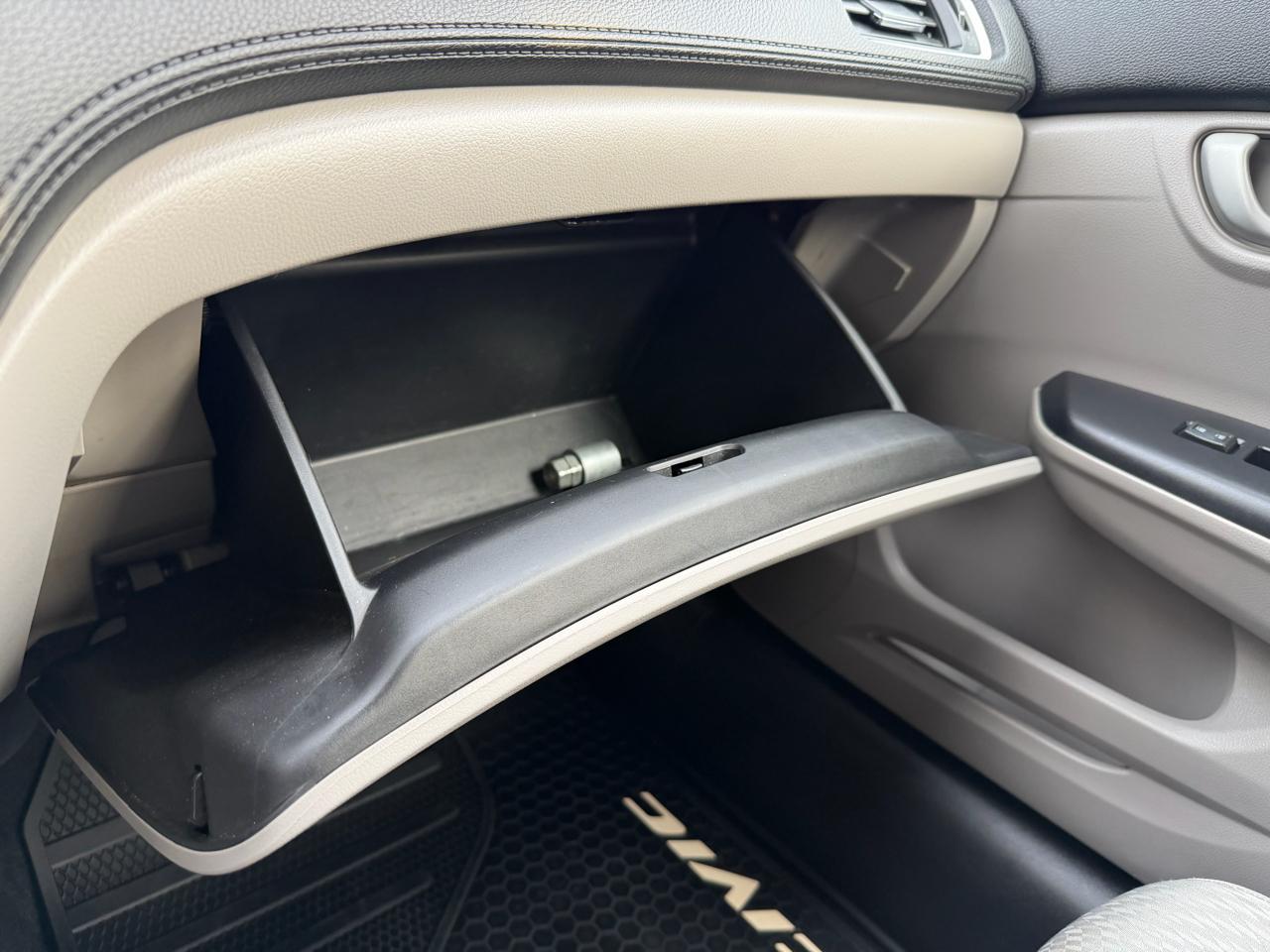 Honda Civic LX Sedan CVT 2014