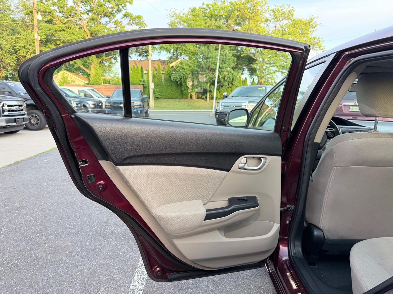 Honda Civic EX Sedan 5-Speed AT 2013