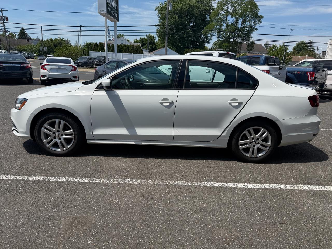 Volkswagen Jetta 1.4T S 6A 2018
