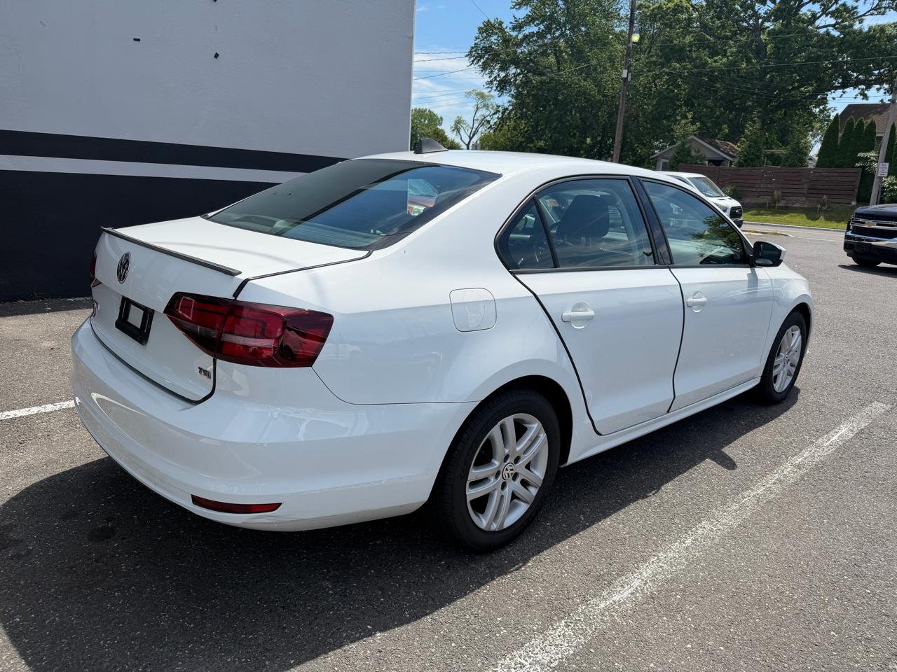 Volkswagen Jetta 1.4T S 6A 2018
