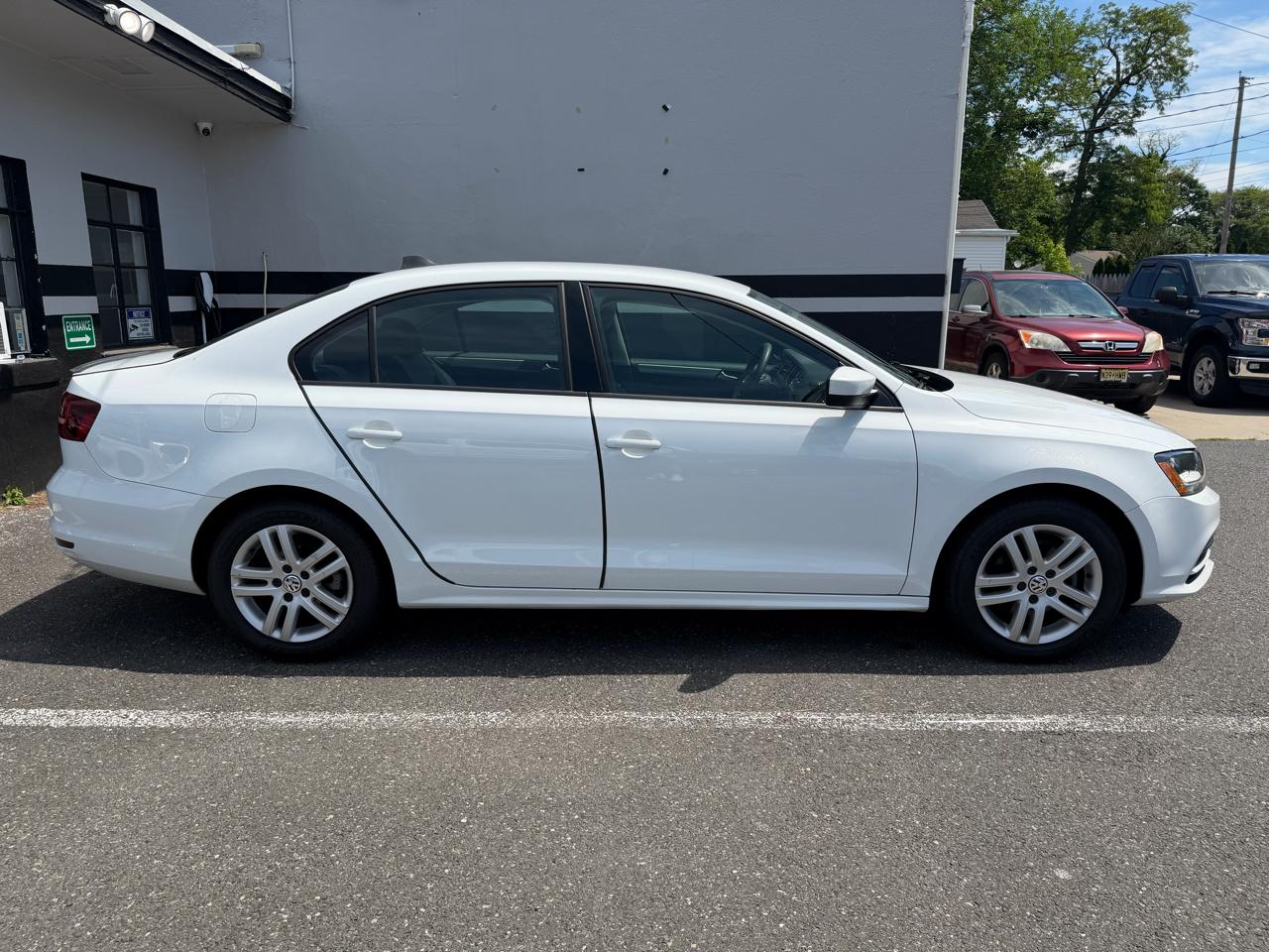 Volkswagen Jetta 1.4T S 6A 2018