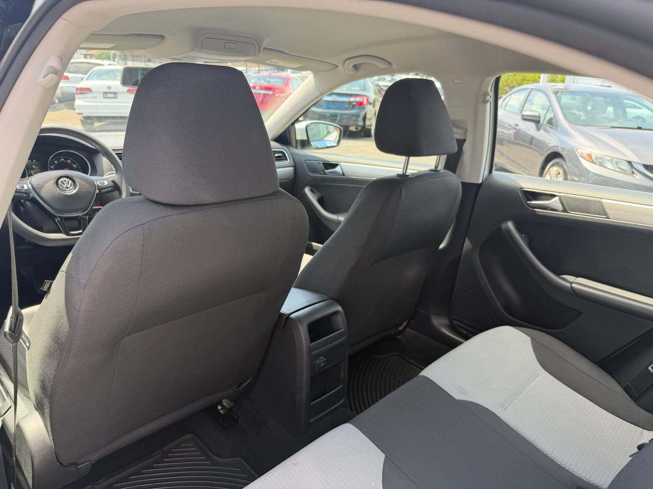 Volkswagen Jetta 1.4T S 6A 2018