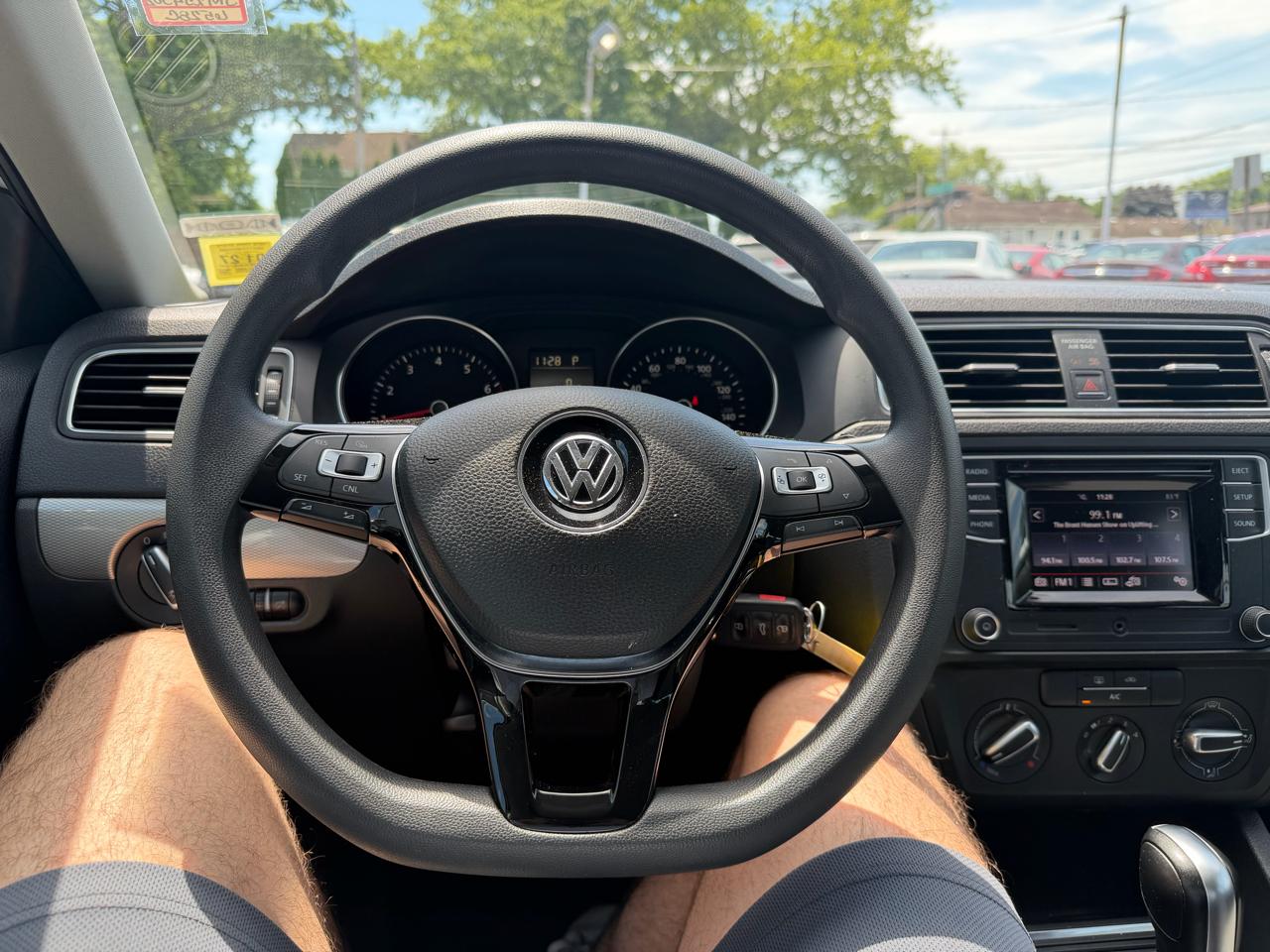 Volkswagen Jetta 1.4T S 6A 2018