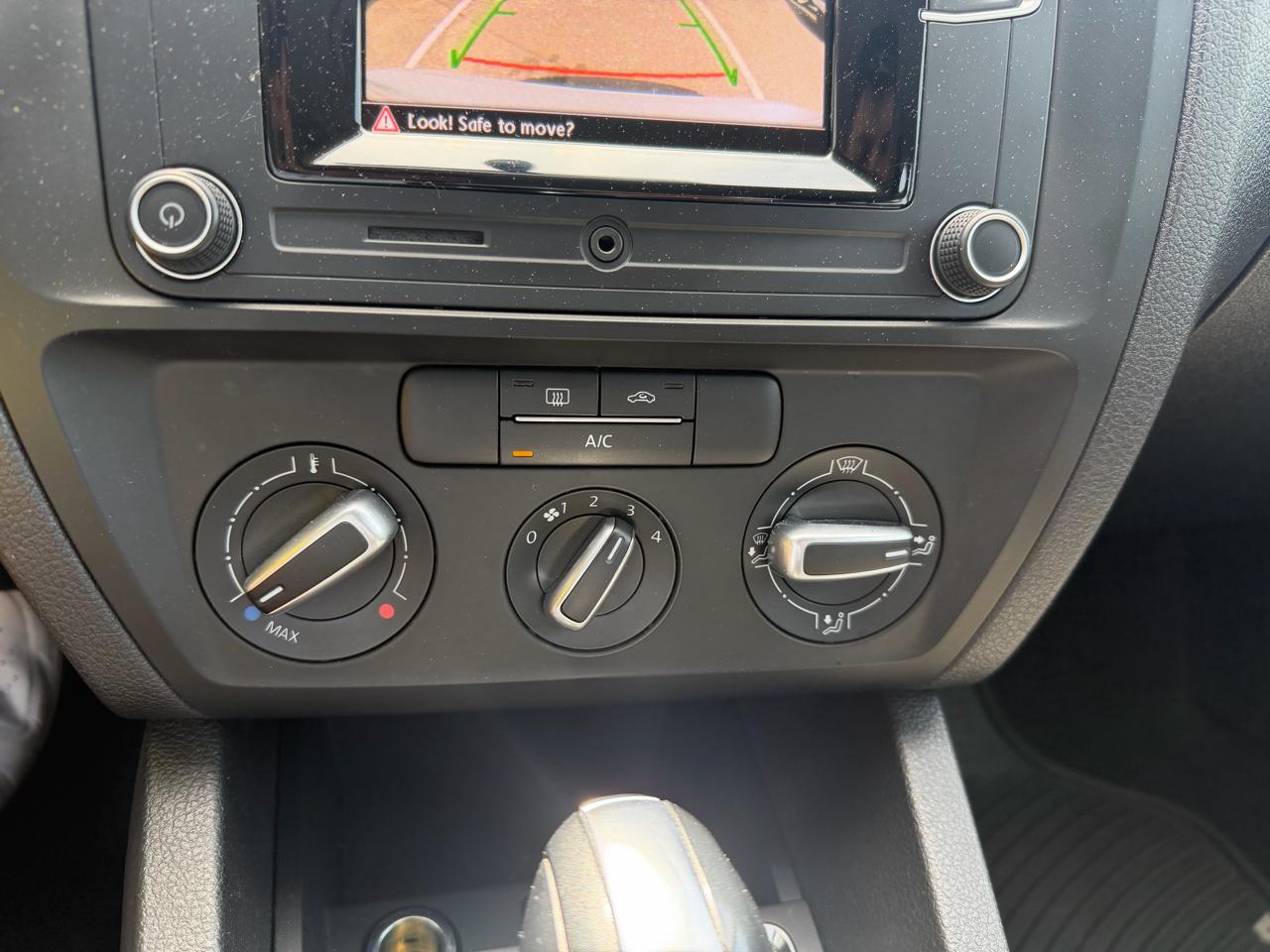 Volkswagen Jetta 1.4T S 6A 2018