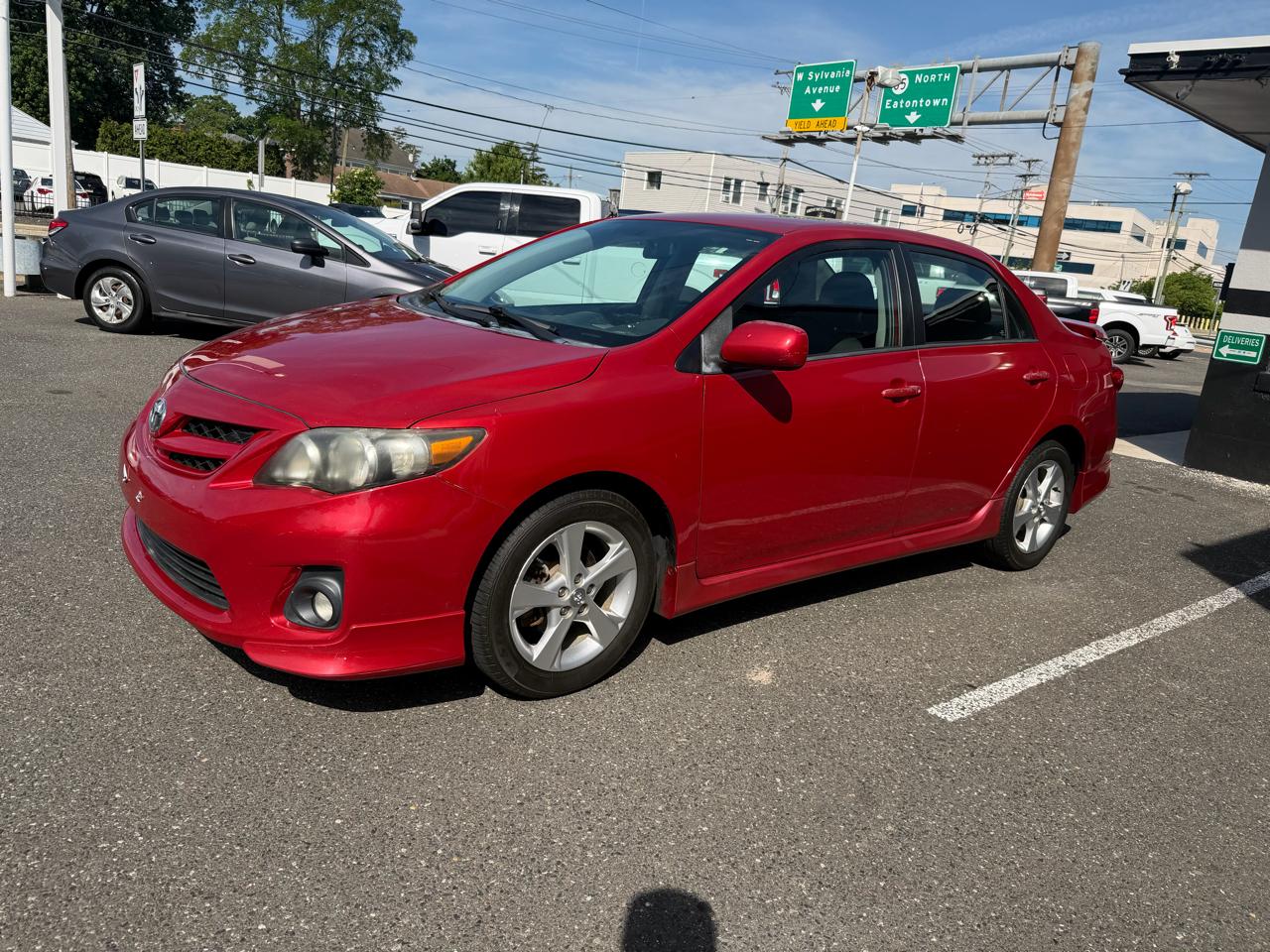 Toyota Corolla S 5-Speed MT 2013
