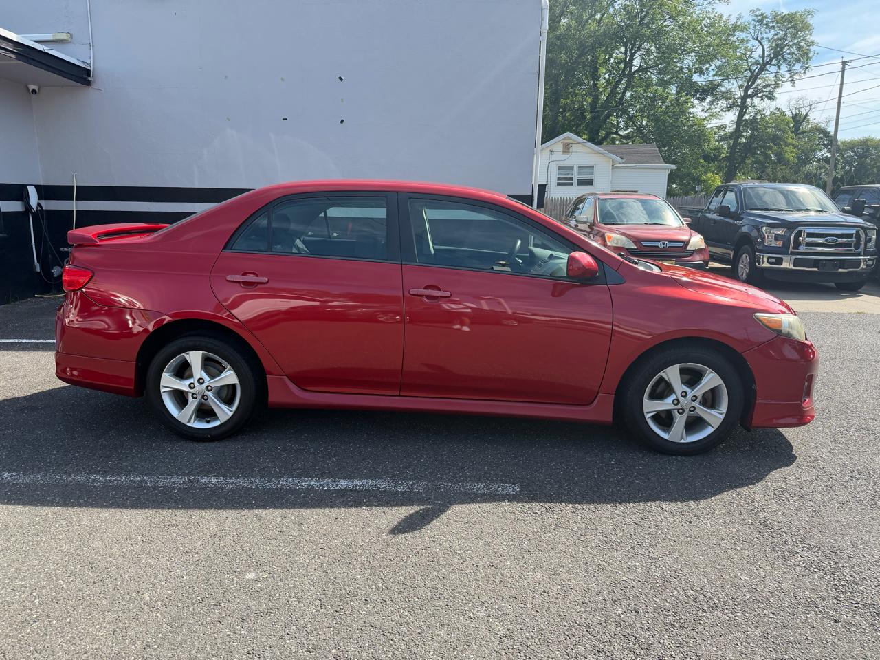 Toyota Corolla S 5-Speed MT 2013