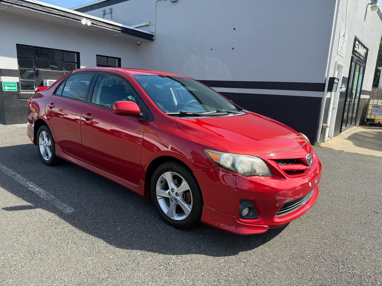 Toyota Corolla S 5-Speed MT 2013