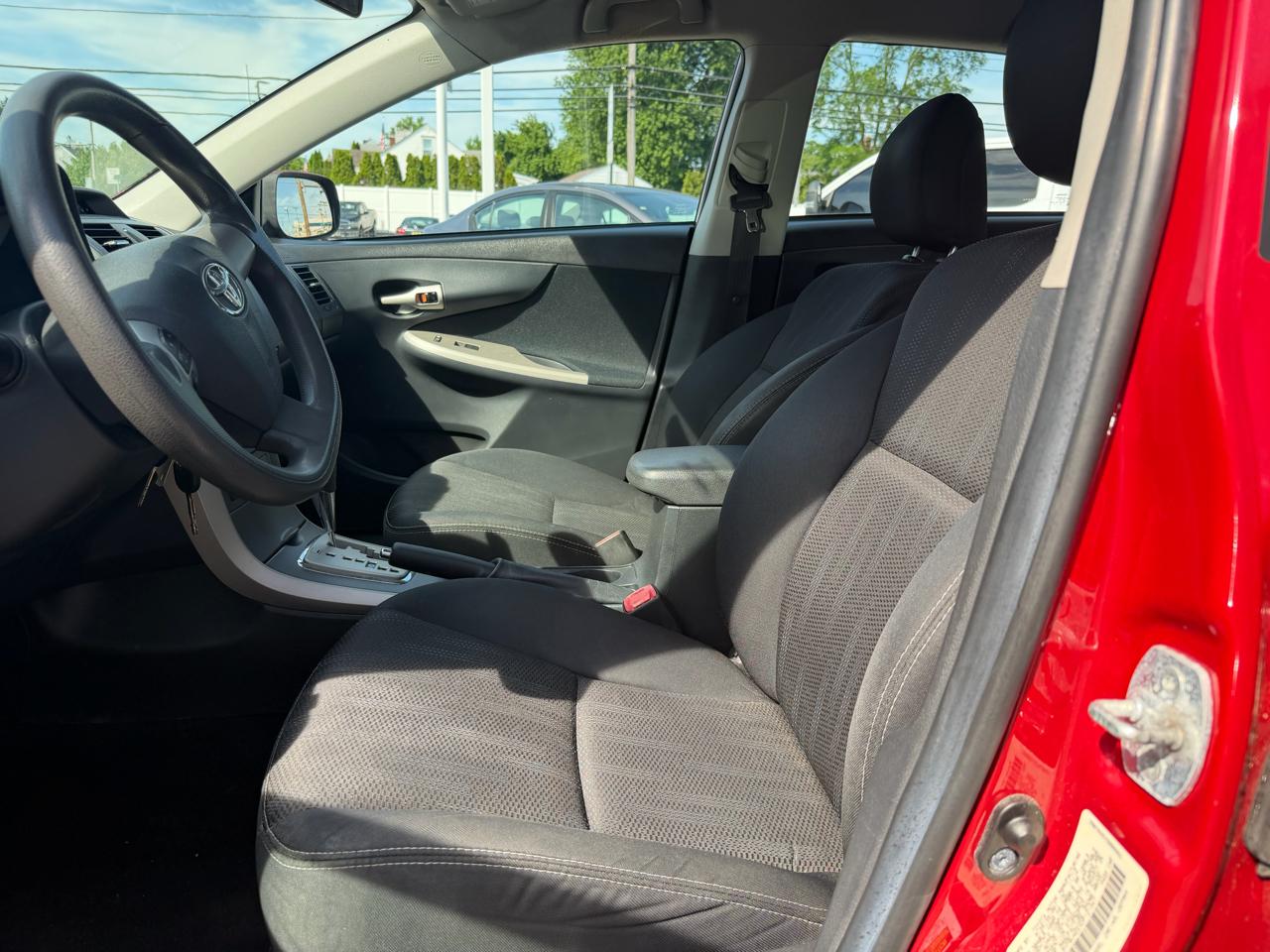 Toyota Corolla S 5-Speed MT 2013