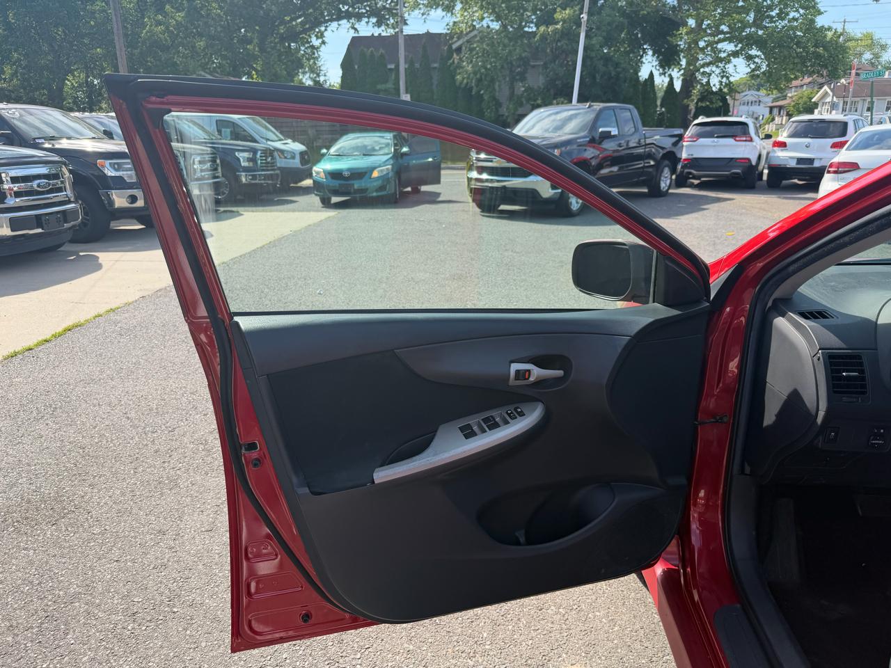 Toyota Corolla S 5-Speed MT 2013