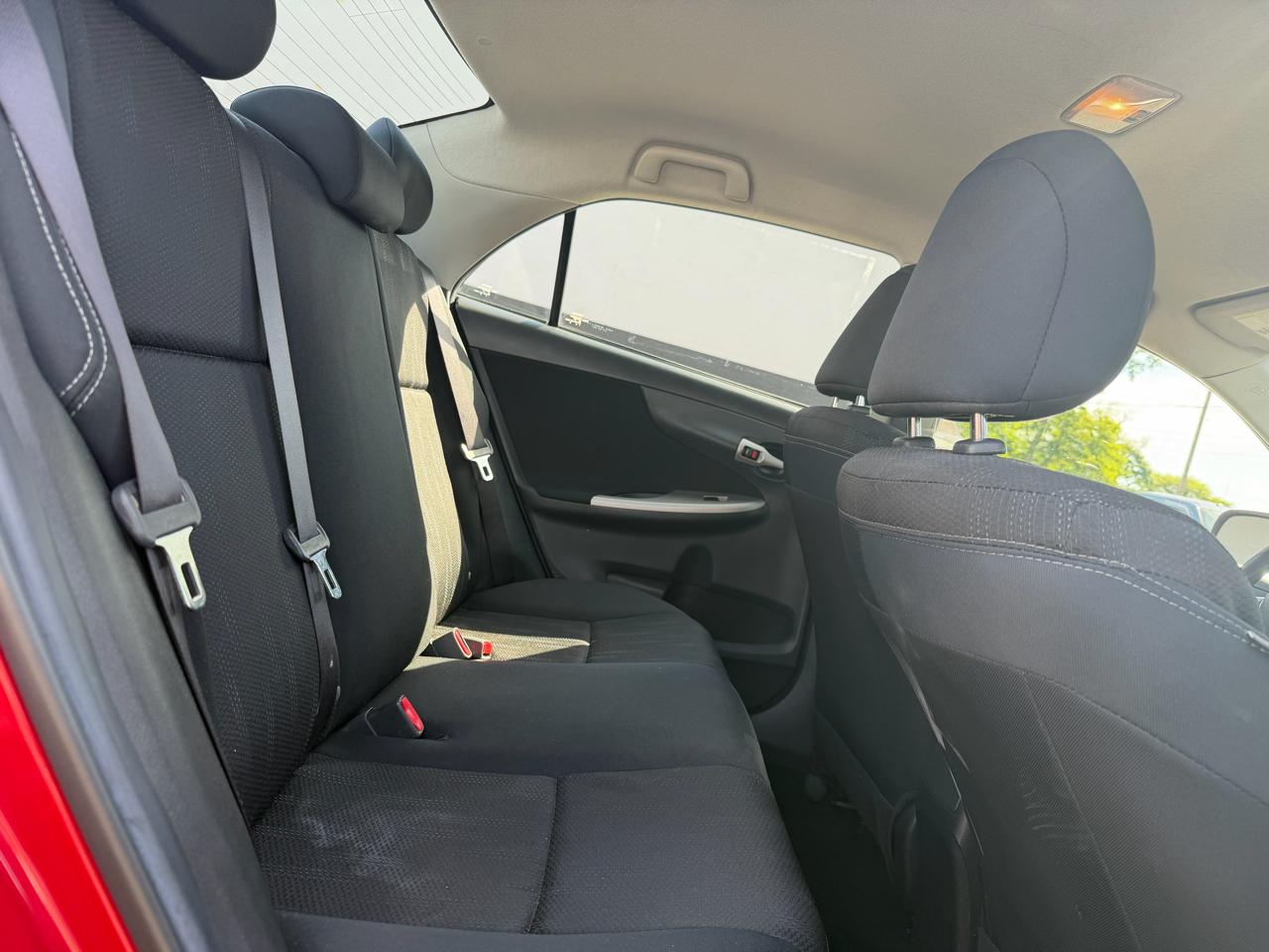 Toyota Corolla S 5-Speed MT 2013