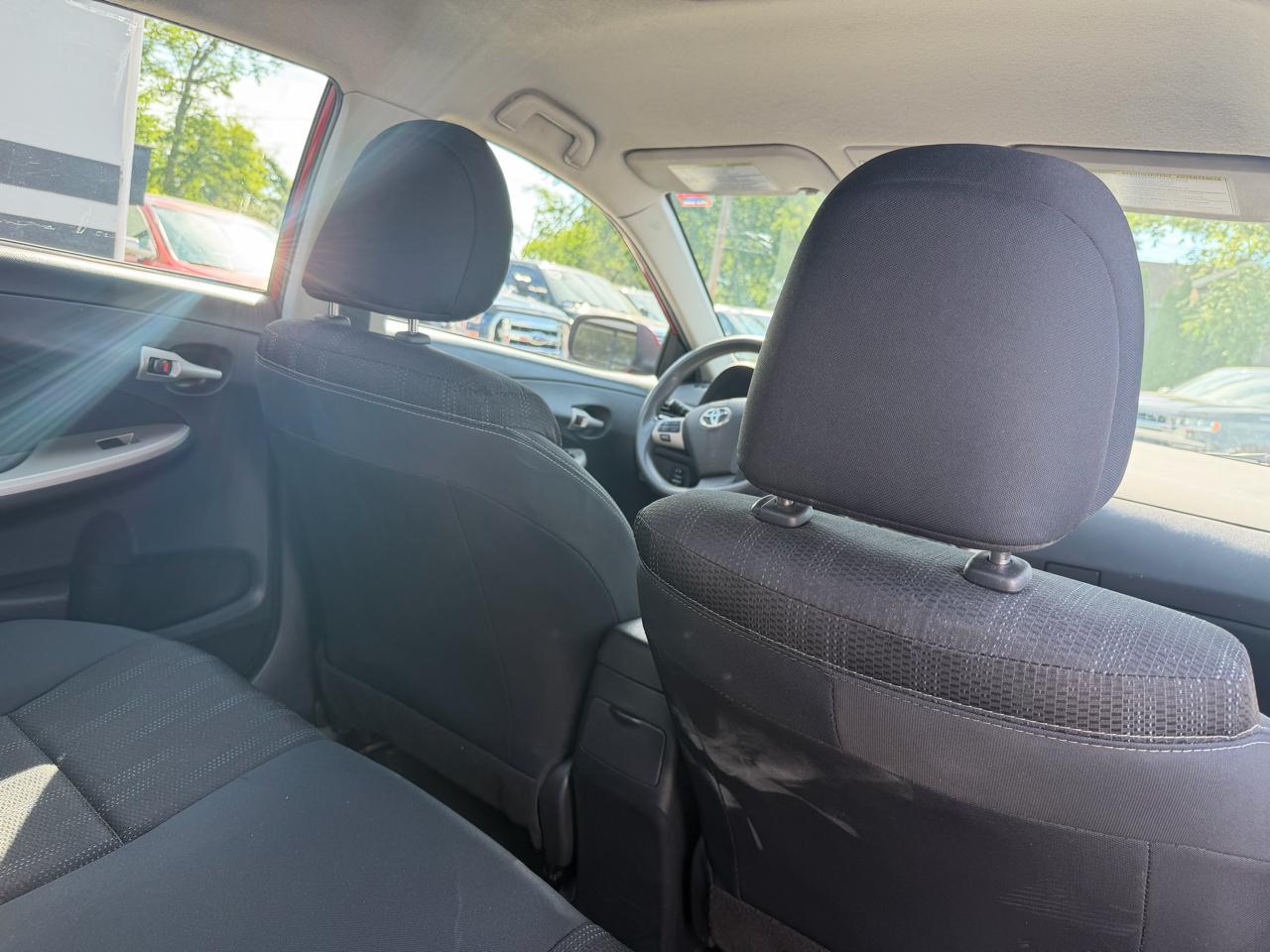 Toyota Corolla S 5-Speed MT 2013