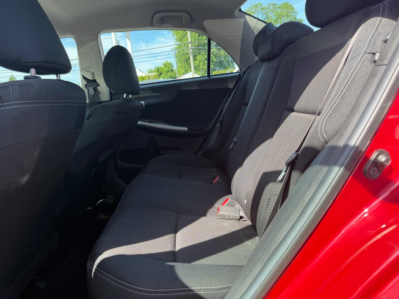Toyota Corolla S 5-Speed MT 2013