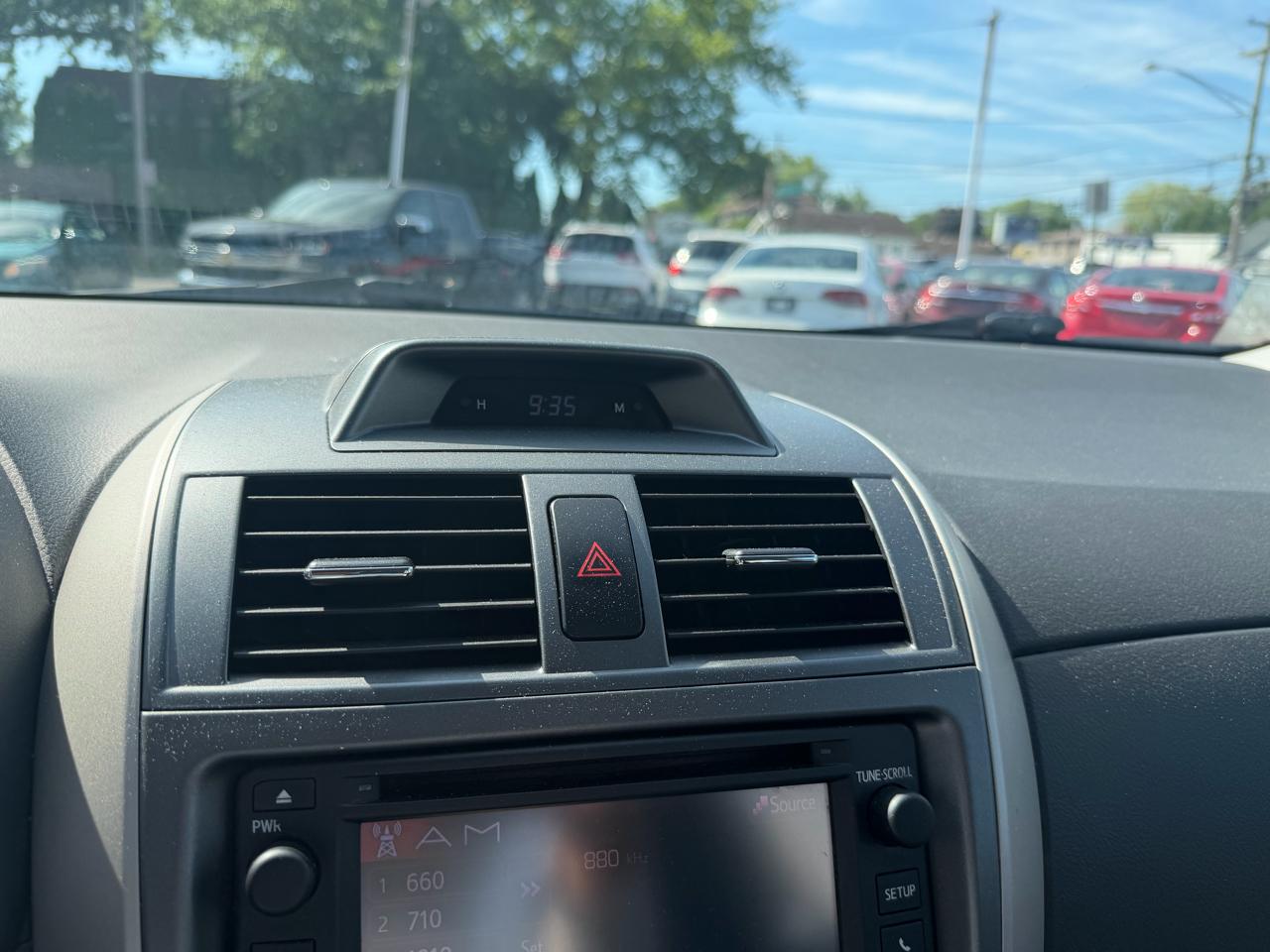 Toyota Corolla S 5-Speed MT 2013