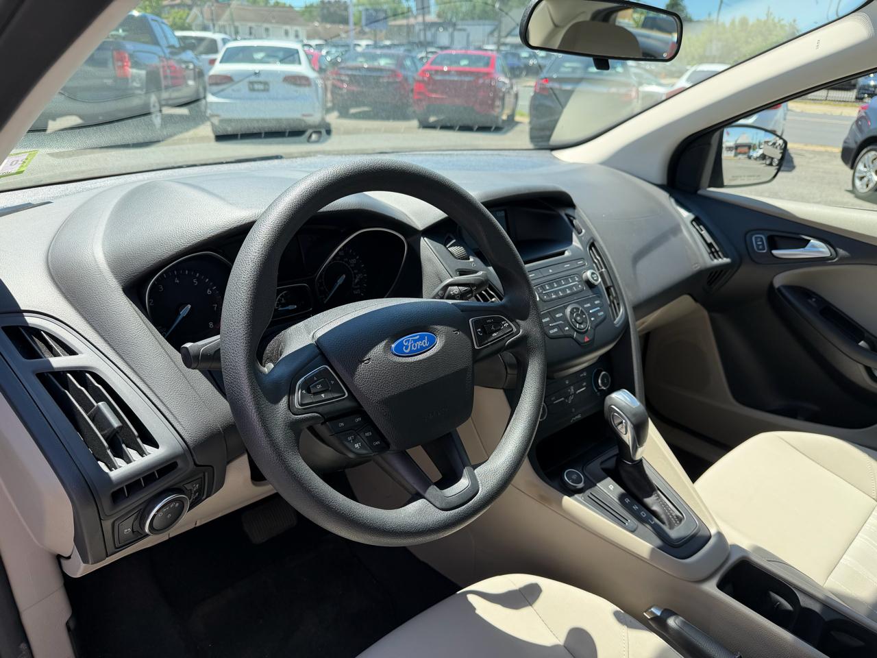 Ford Focus SE Sedan 2015