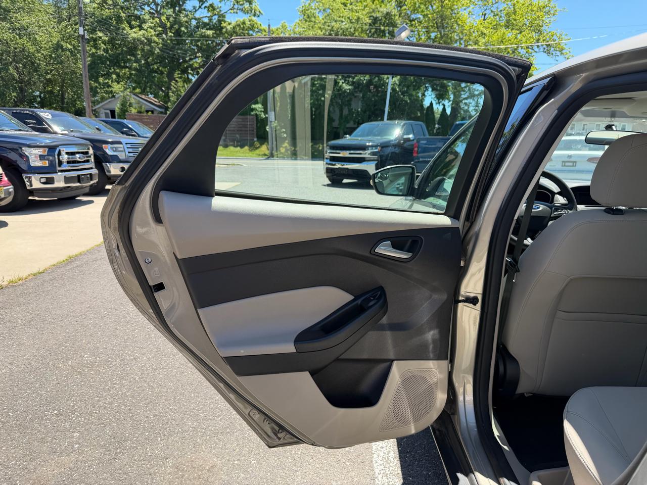 Ford Focus SE Sedan 2015