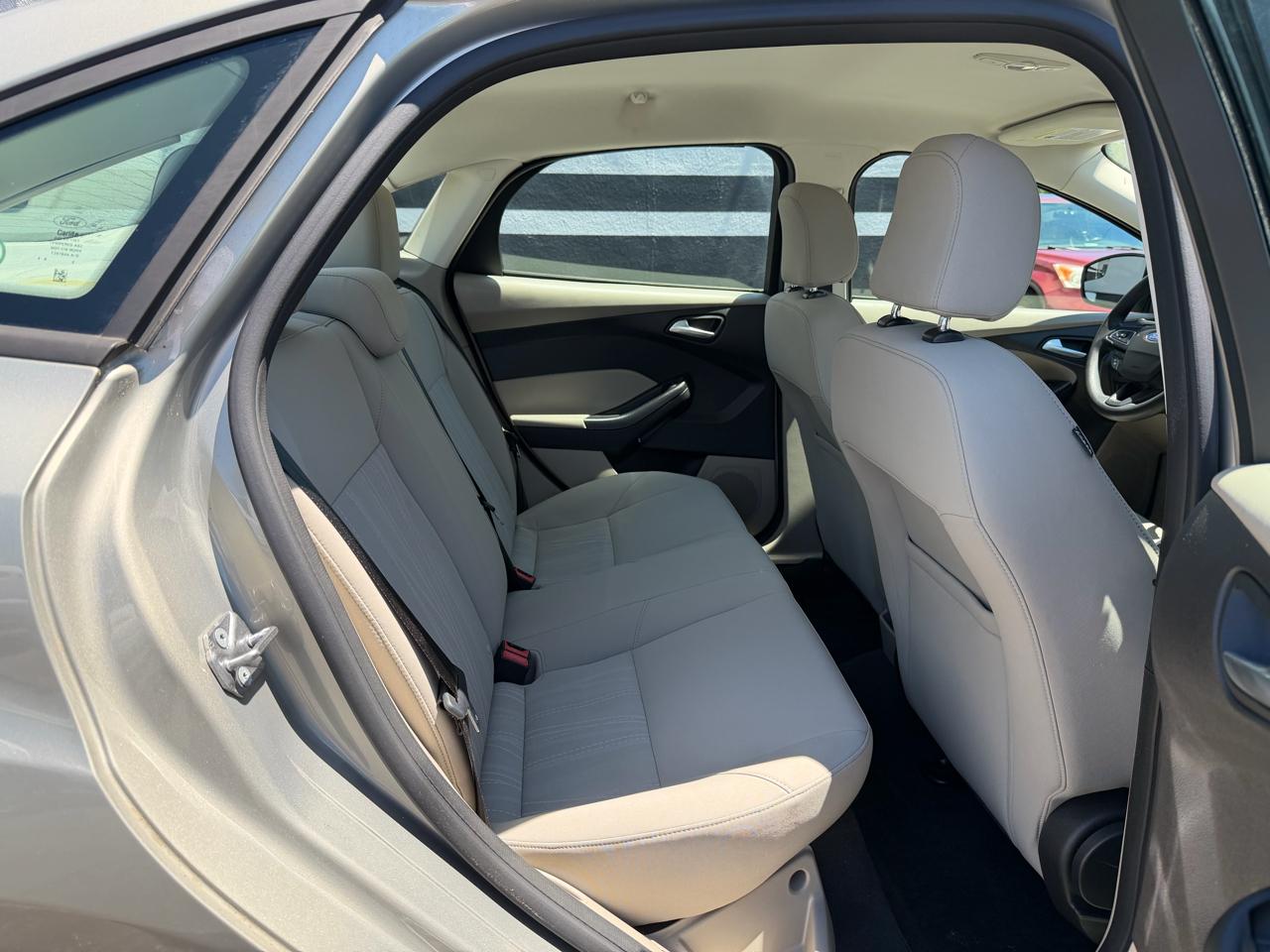 Ford Focus SE Sedan 2015