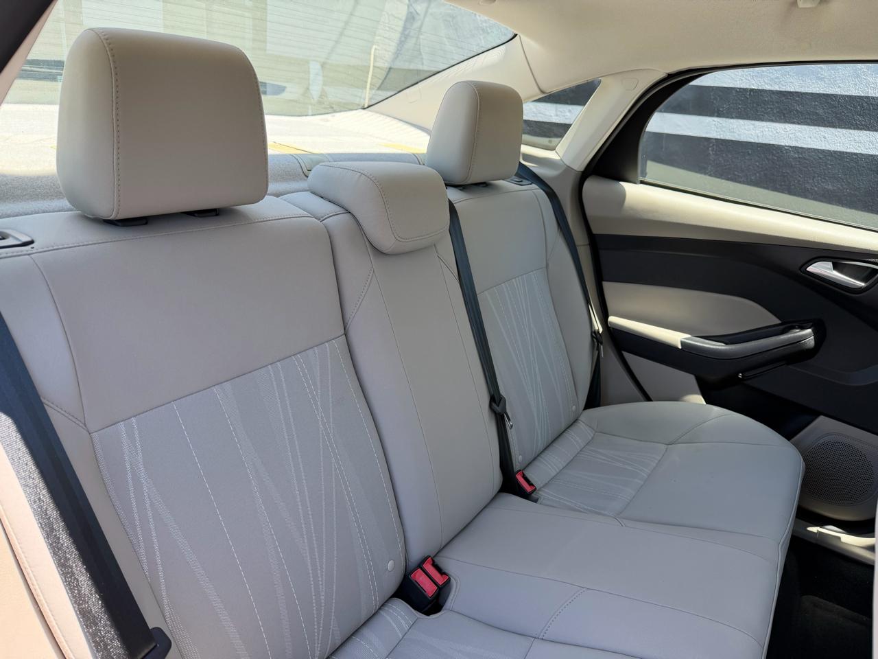 Ford Focus SE Sedan 2015