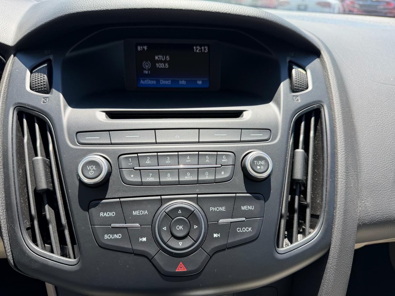 Ford Focus SE Sedan 2015