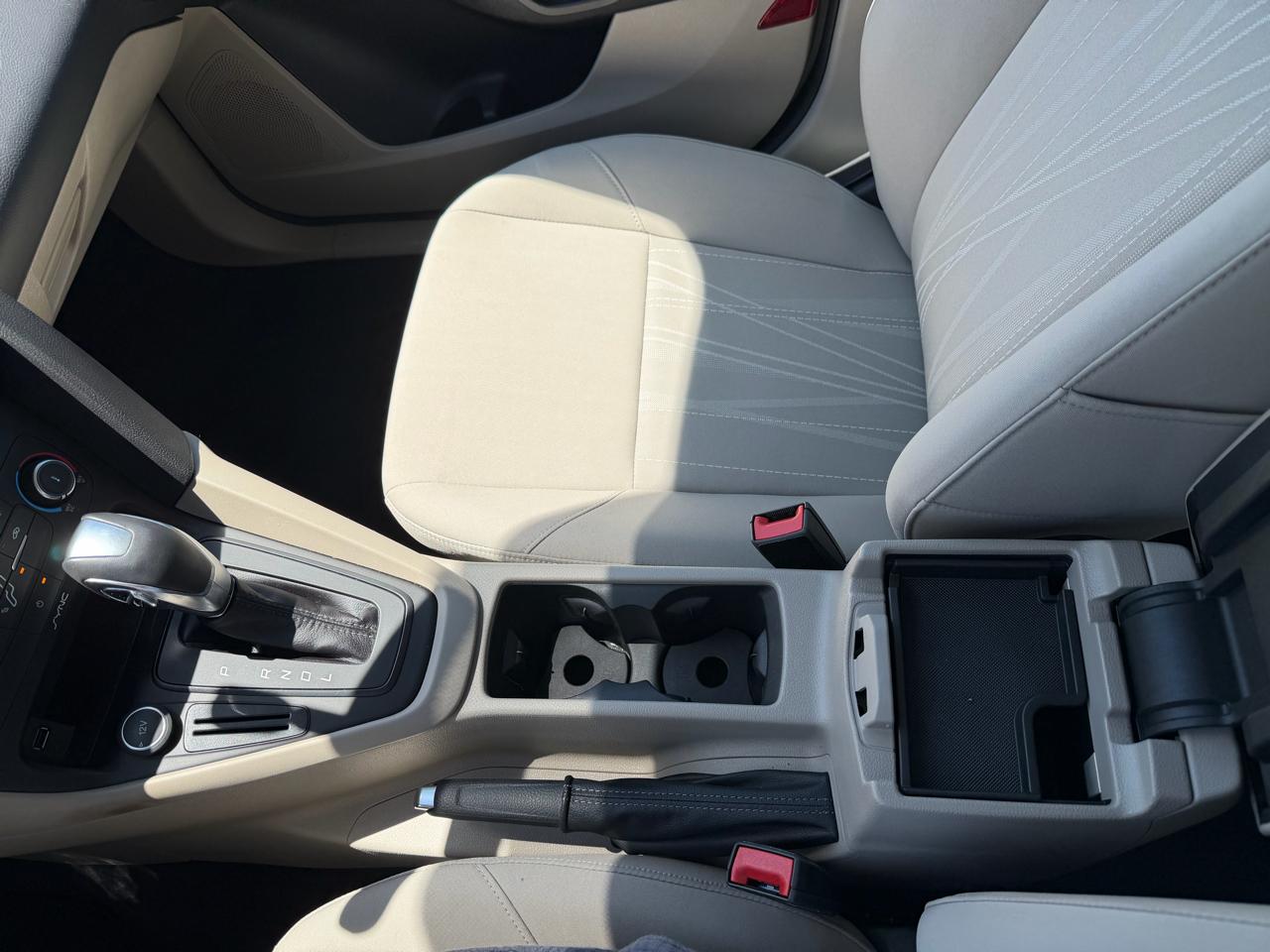 Ford Focus SE Sedan 2015