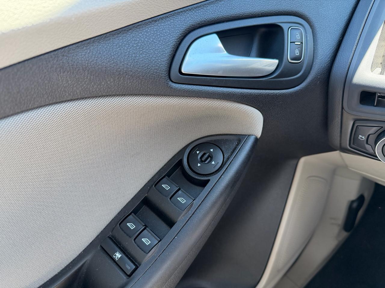 Ford Focus SE Sedan 2015