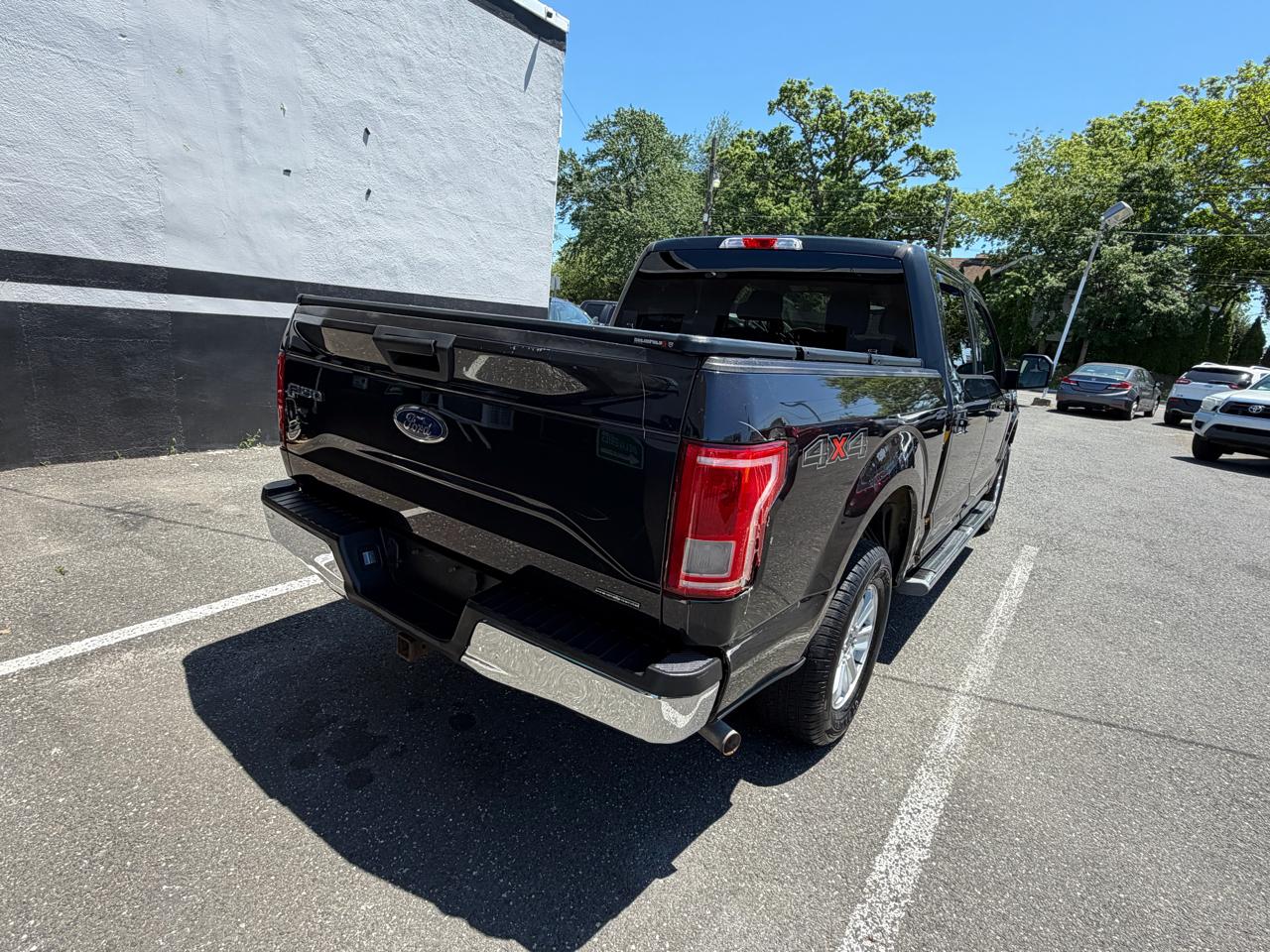 Ford F-150 XL SuperCrew 5.5-ft. Bed 4WD 2015