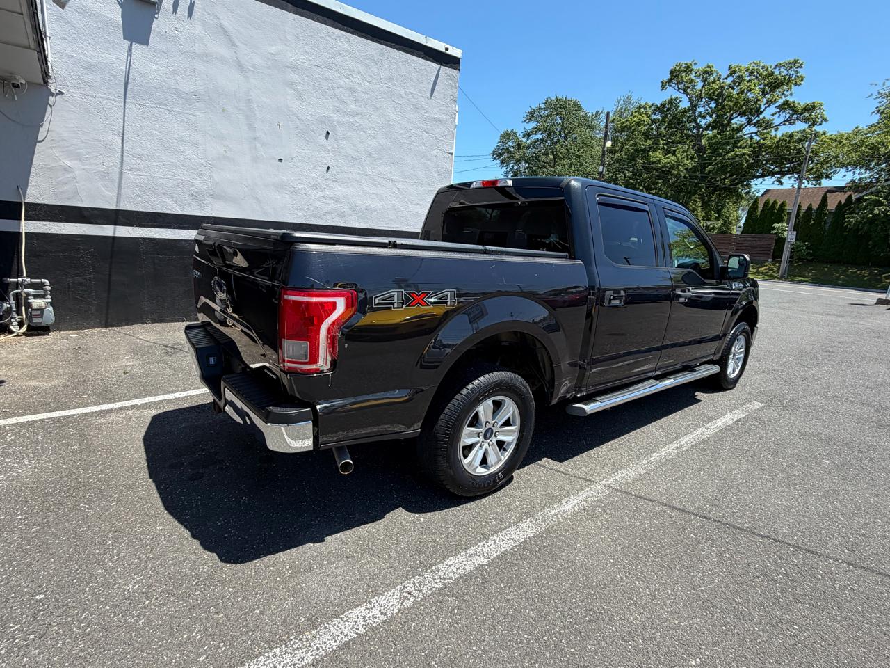 Ford F-150 XL SuperCrew 5.5-ft. Bed 4WD 2015