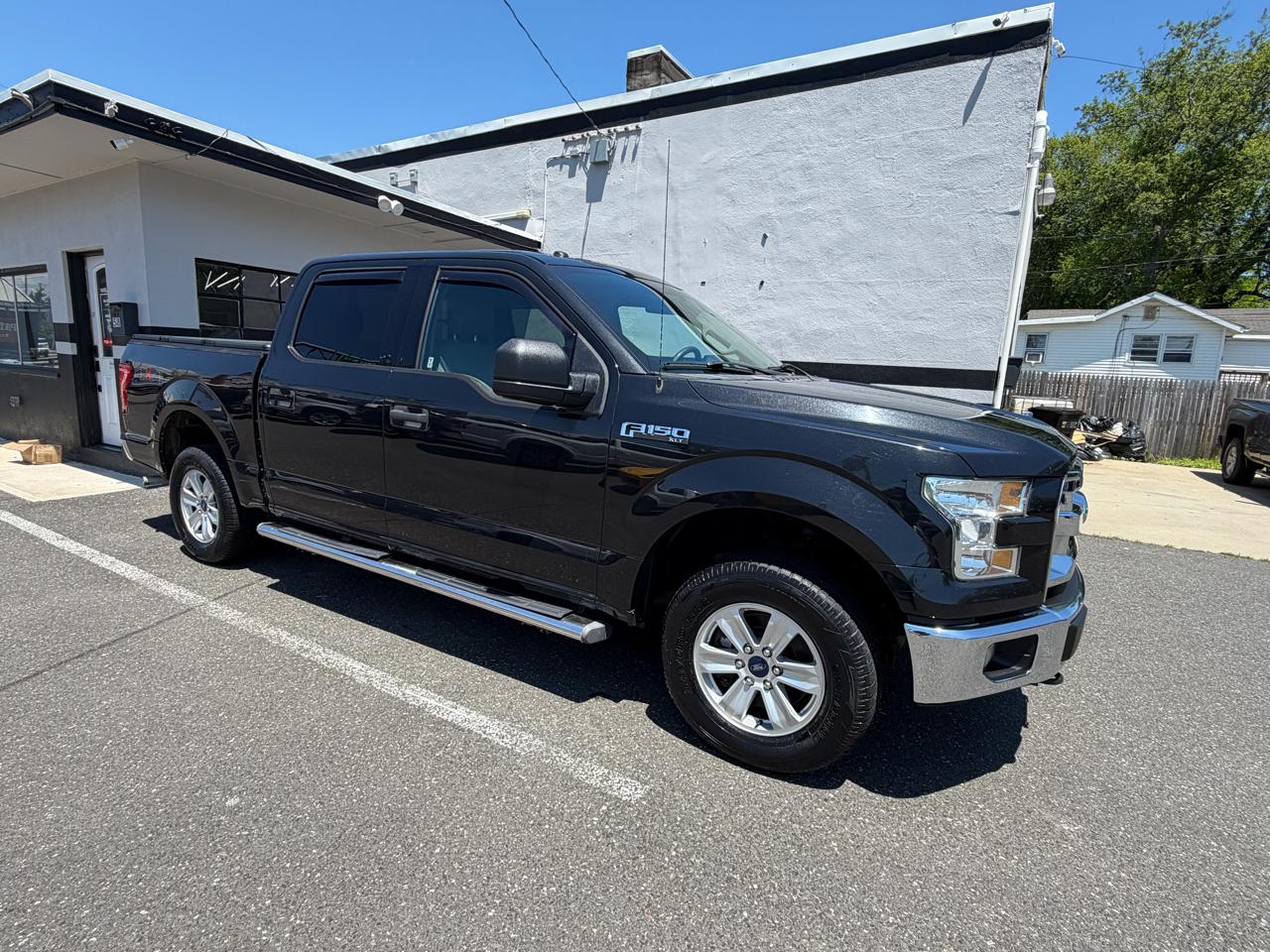 Ford F-150 XL SuperCrew 5.5-ft. Bed 4WD 2015