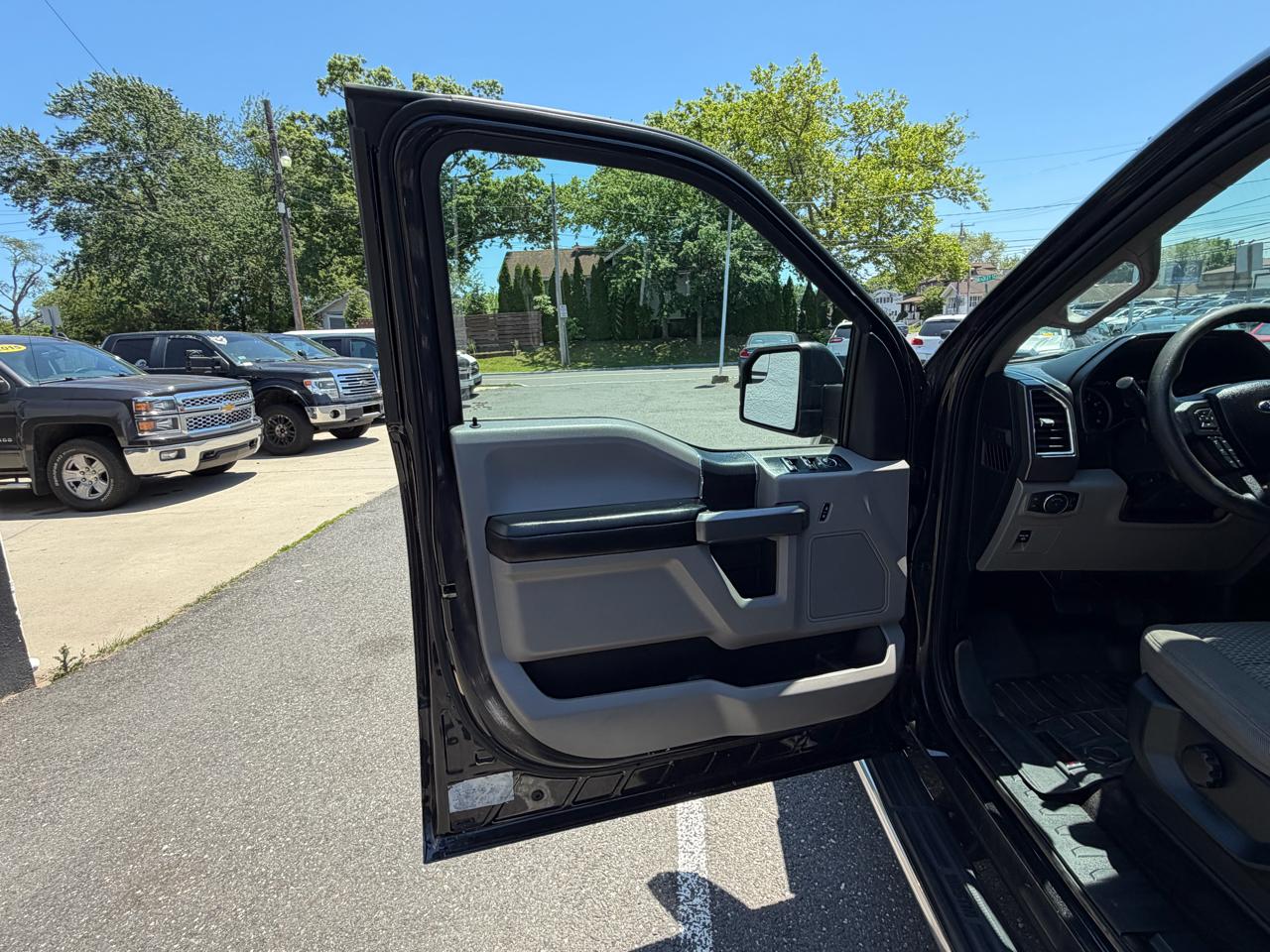 Ford F-150 XL SuperCrew 5.5-ft. Bed 4WD 2015