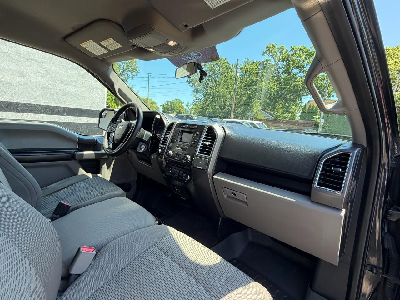 Ford F-150 XL SuperCrew 5.5-ft. Bed 4WD 2015