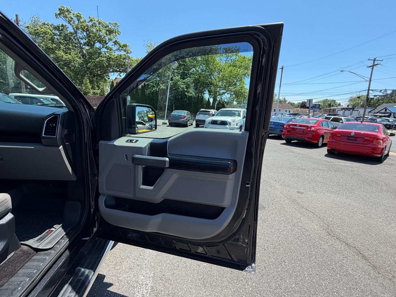 Ford F-150 XL SuperCrew 5.5-ft. Bed 4WD 2015