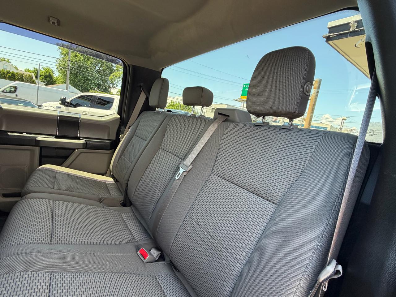 Ford F-150 XL SuperCrew 5.5-ft. Bed 4WD 2015