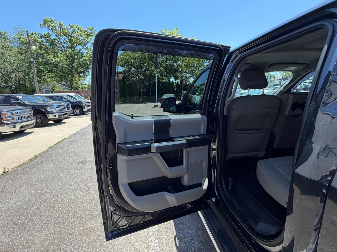 Ford F-150 XL SuperCrew 5.5-ft. Bed 4WD 2015