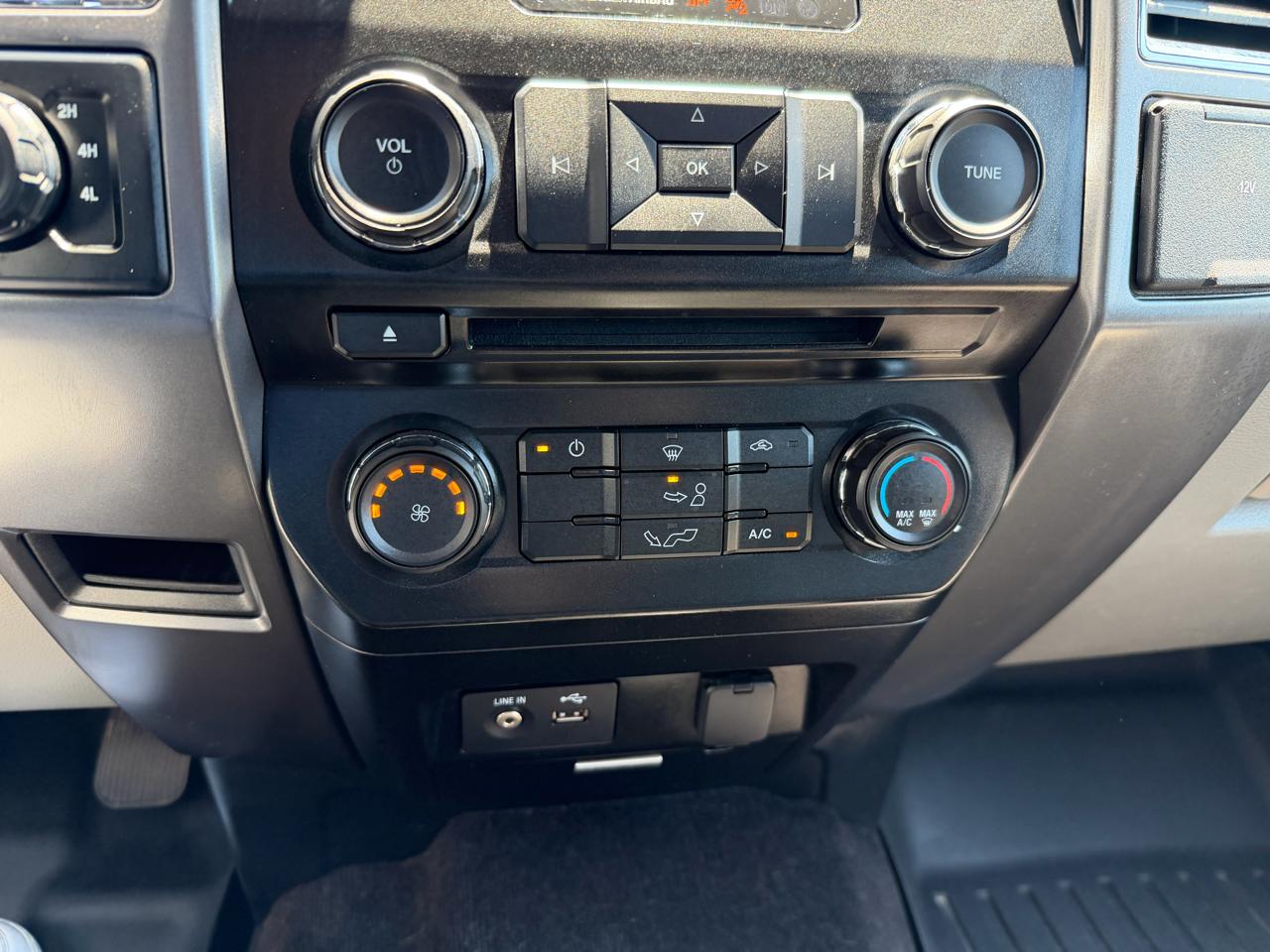 Ford F-150 XL SuperCrew 5.5-ft. Bed 4WD 2015