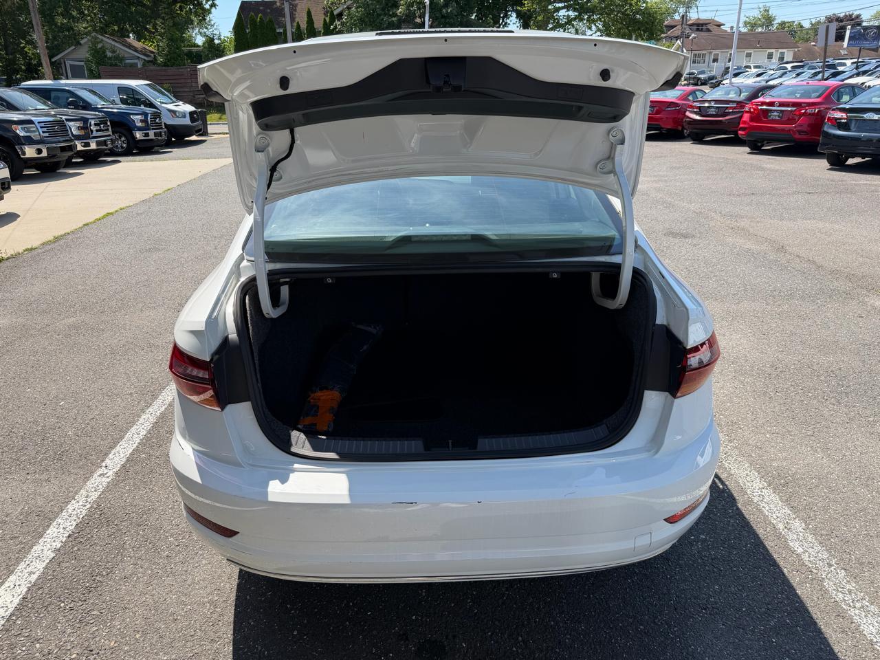 Volkswagen Jetta 1.4T S 6A 2019