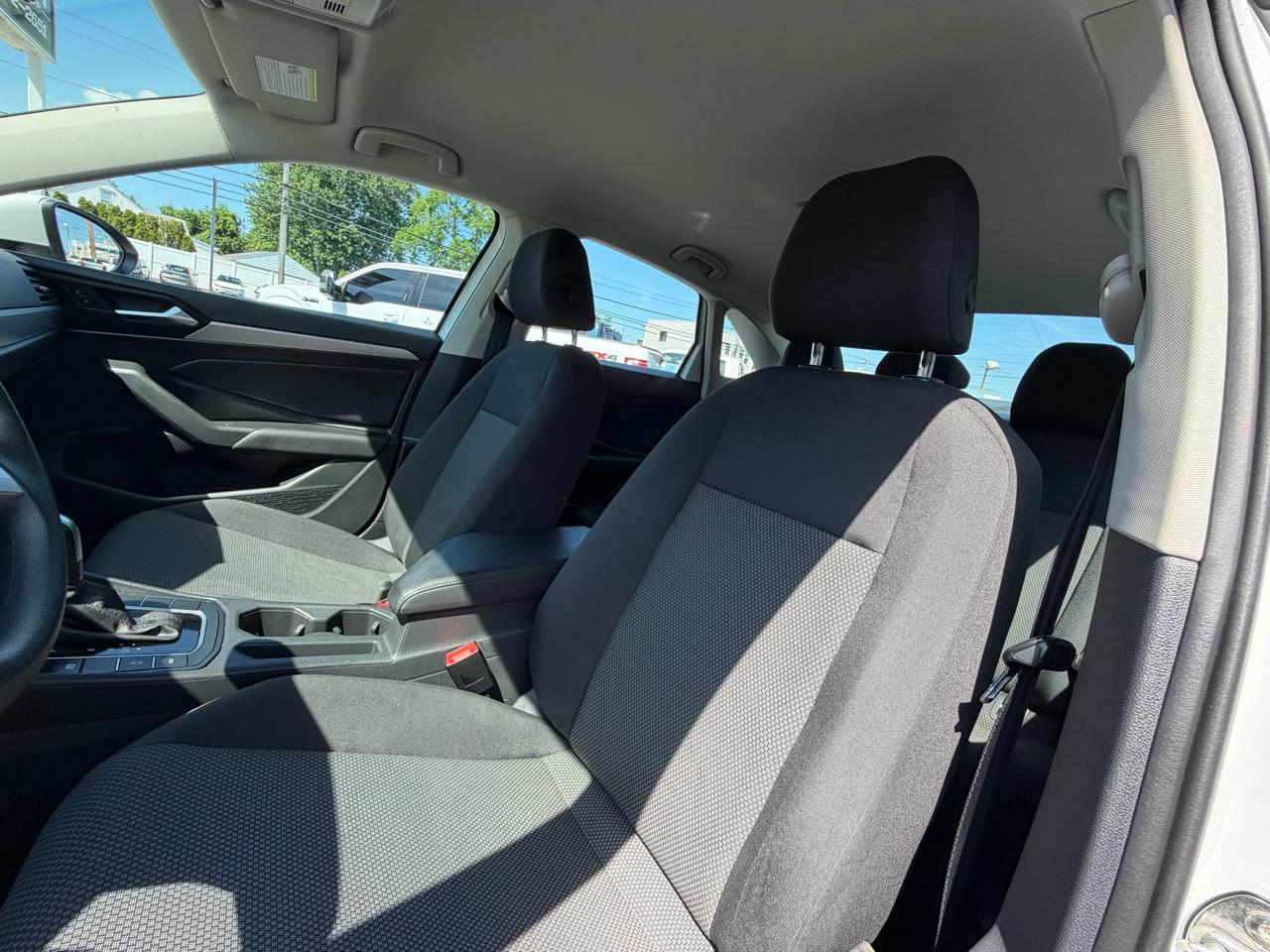 Volkswagen Jetta 1.4T S 6A 2019