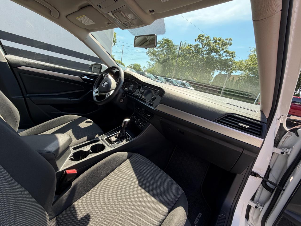 Volkswagen Jetta 1.4T S 6A 2019