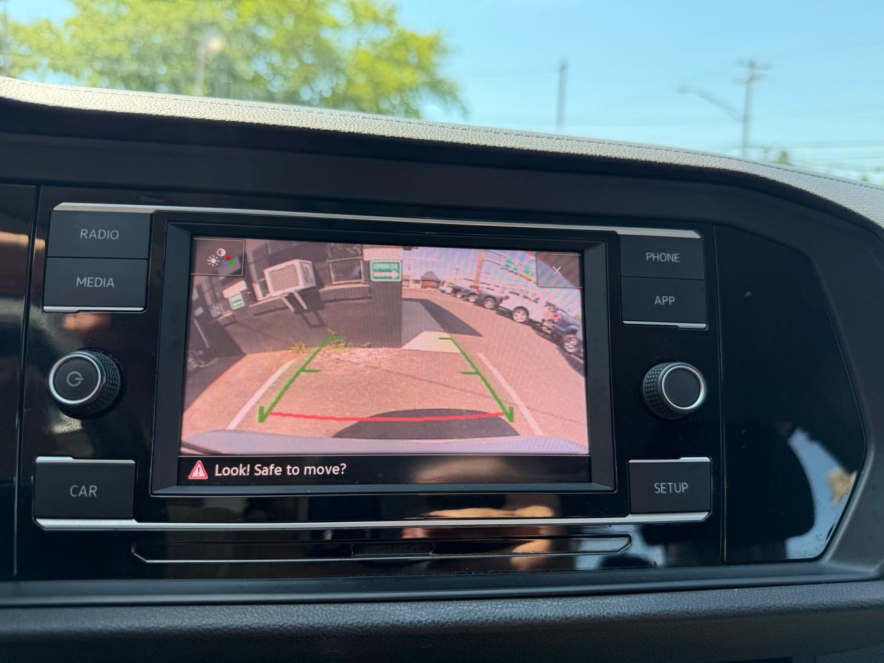 Volkswagen Jetta 1.4T S 6A 2019