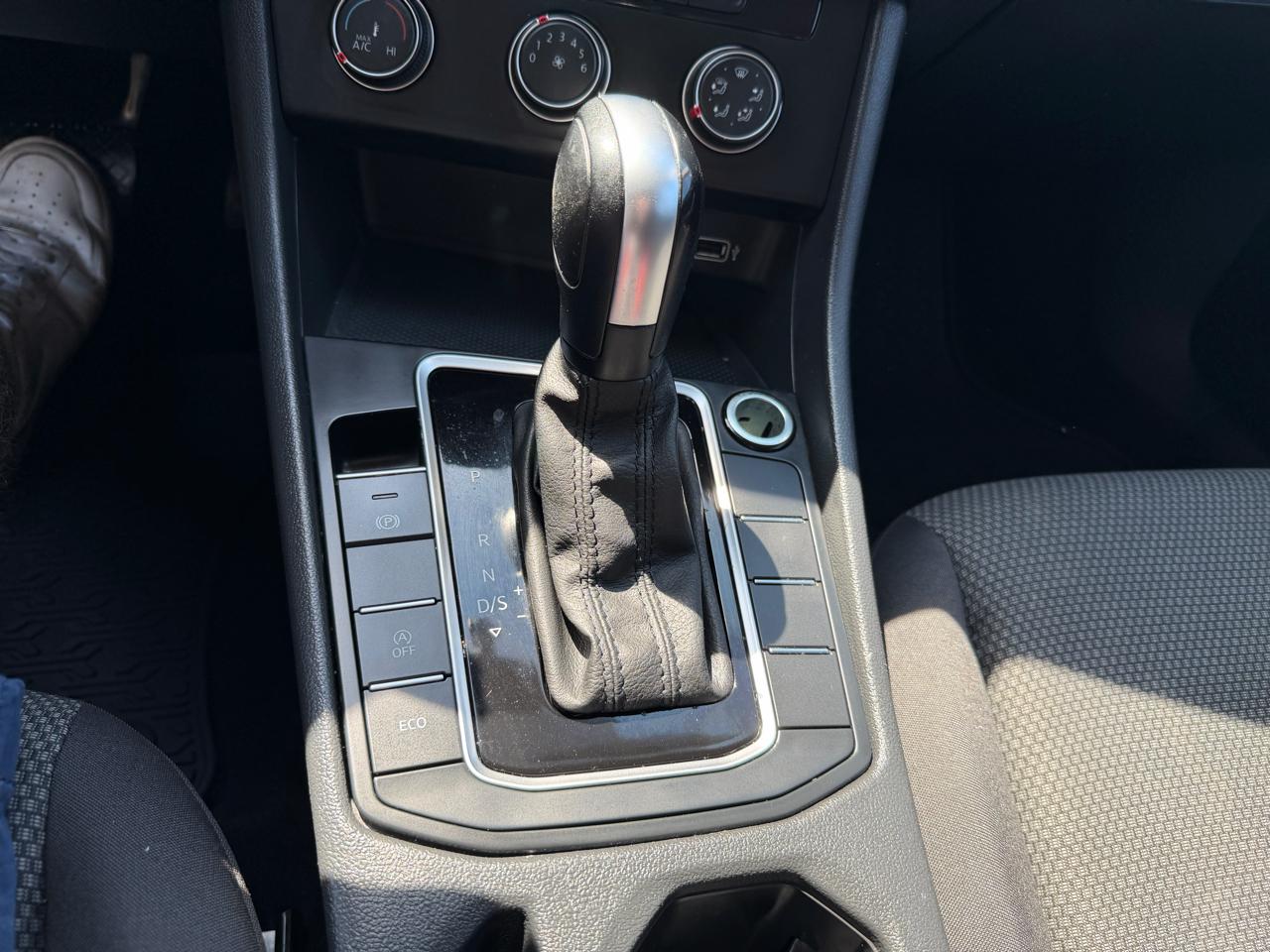 Volkswagen Jetta 1.4T S 6A 2019