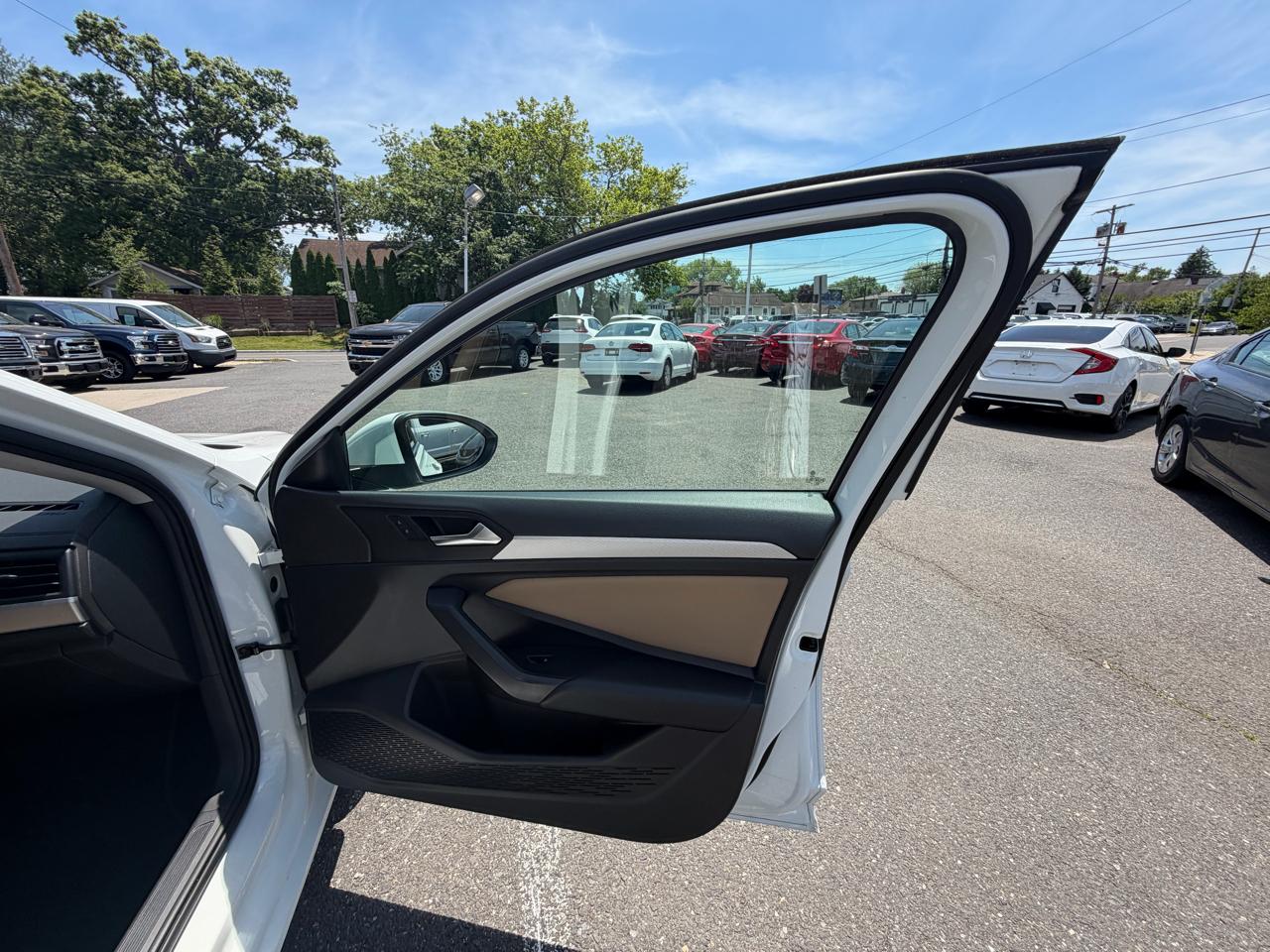 Volkswagen Jetta 1.4T S 8A 2020