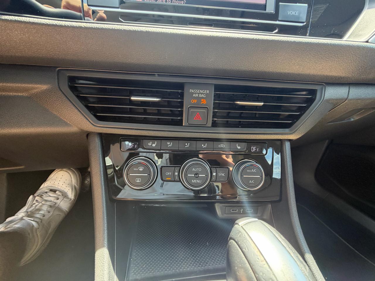 Volkswagen Jetta 1.4T S 8A 2020